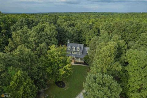 A home in Bowersville