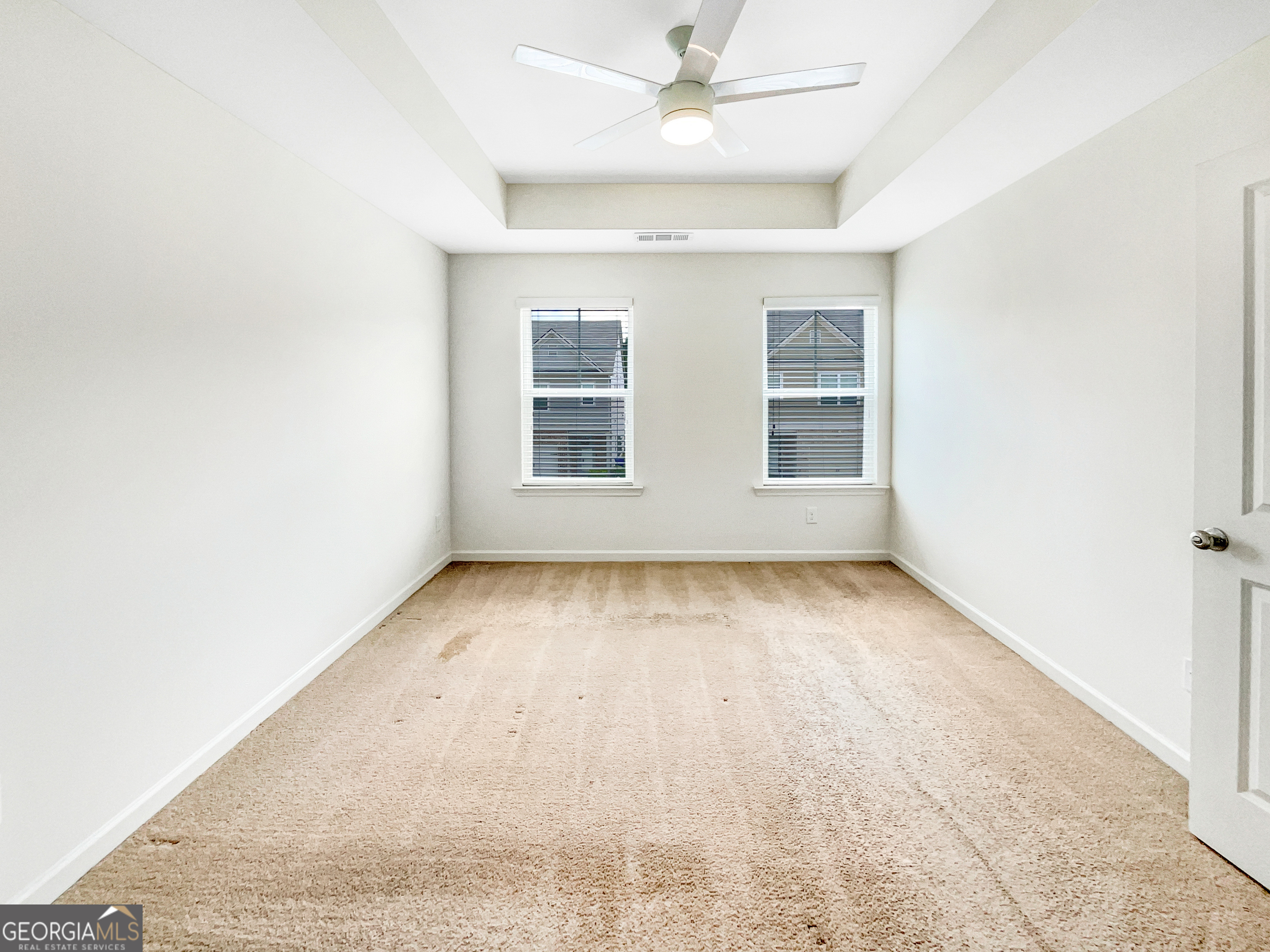4922 Longview WALK
