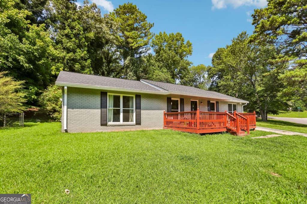 Photo of 201 Meadowlark Lane, Jonesboro, GA 30236 (MLS # 10821937)