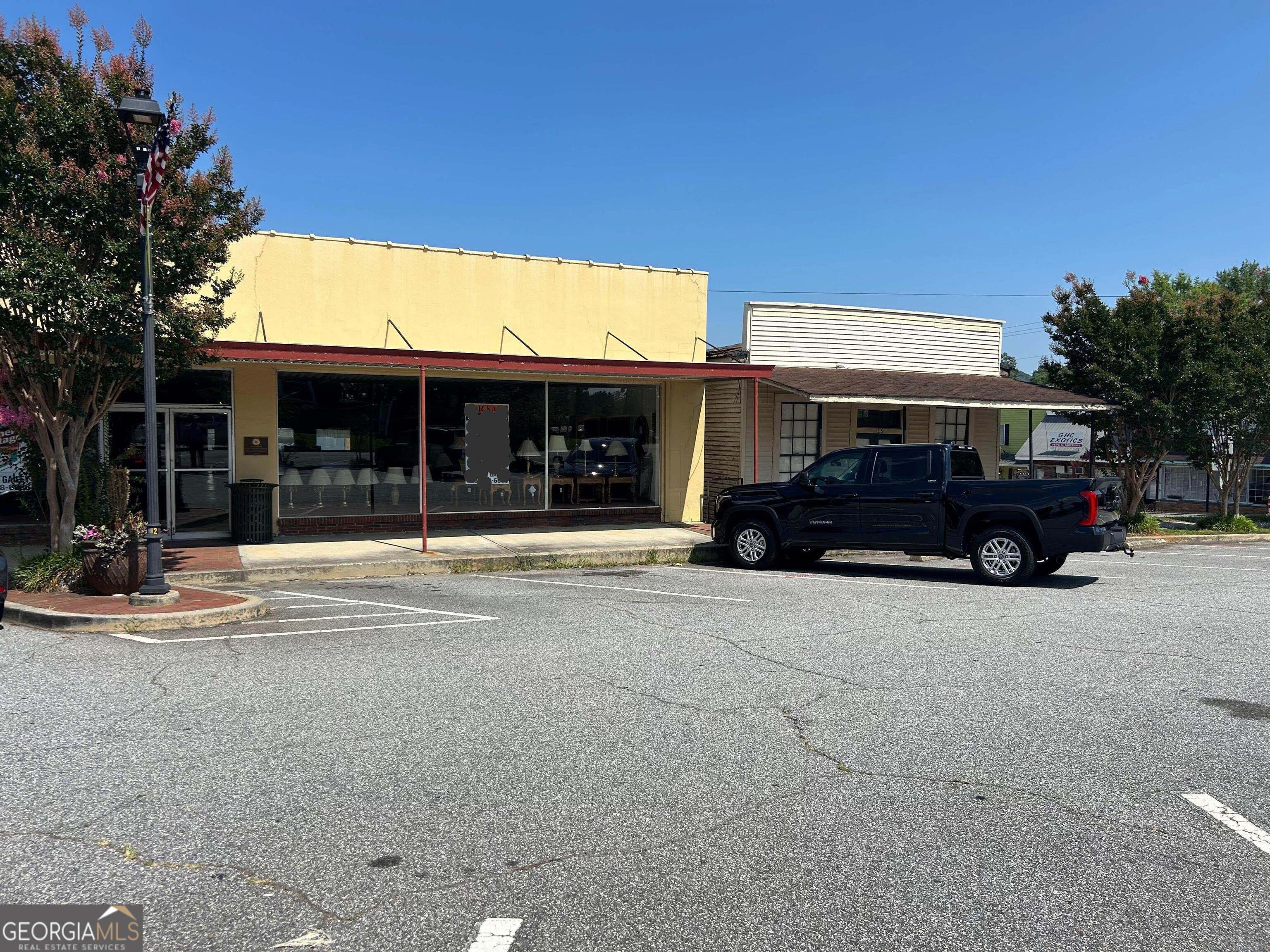 15 Courthouse Sq