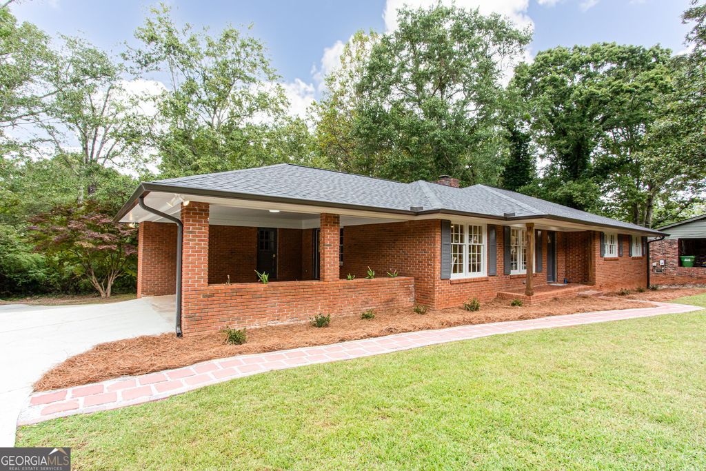 Photo of 214 Indian Creek Drive, Monroe, GA 30655 (MLS # 10656095)