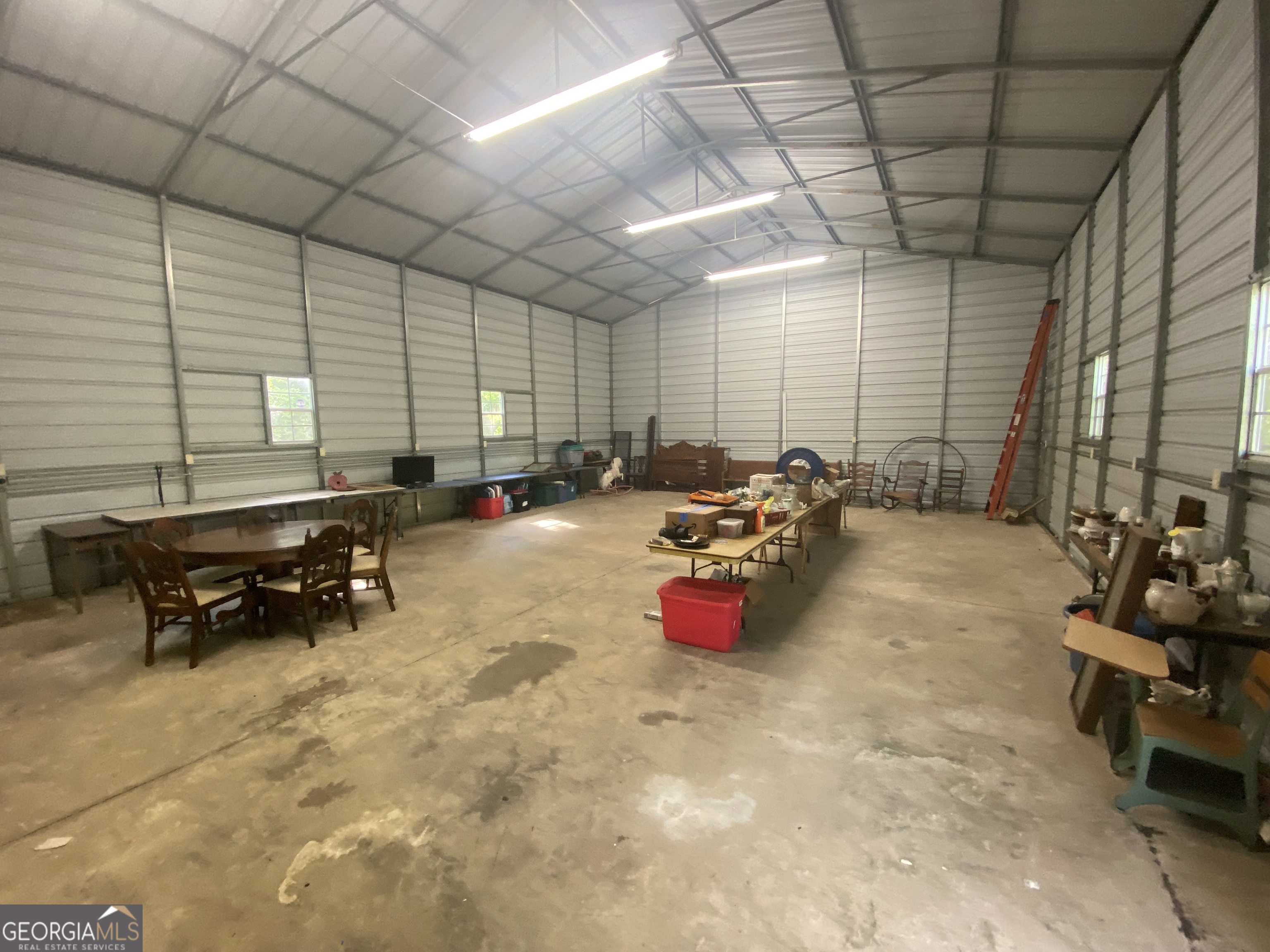 1455 Fred Hall RD