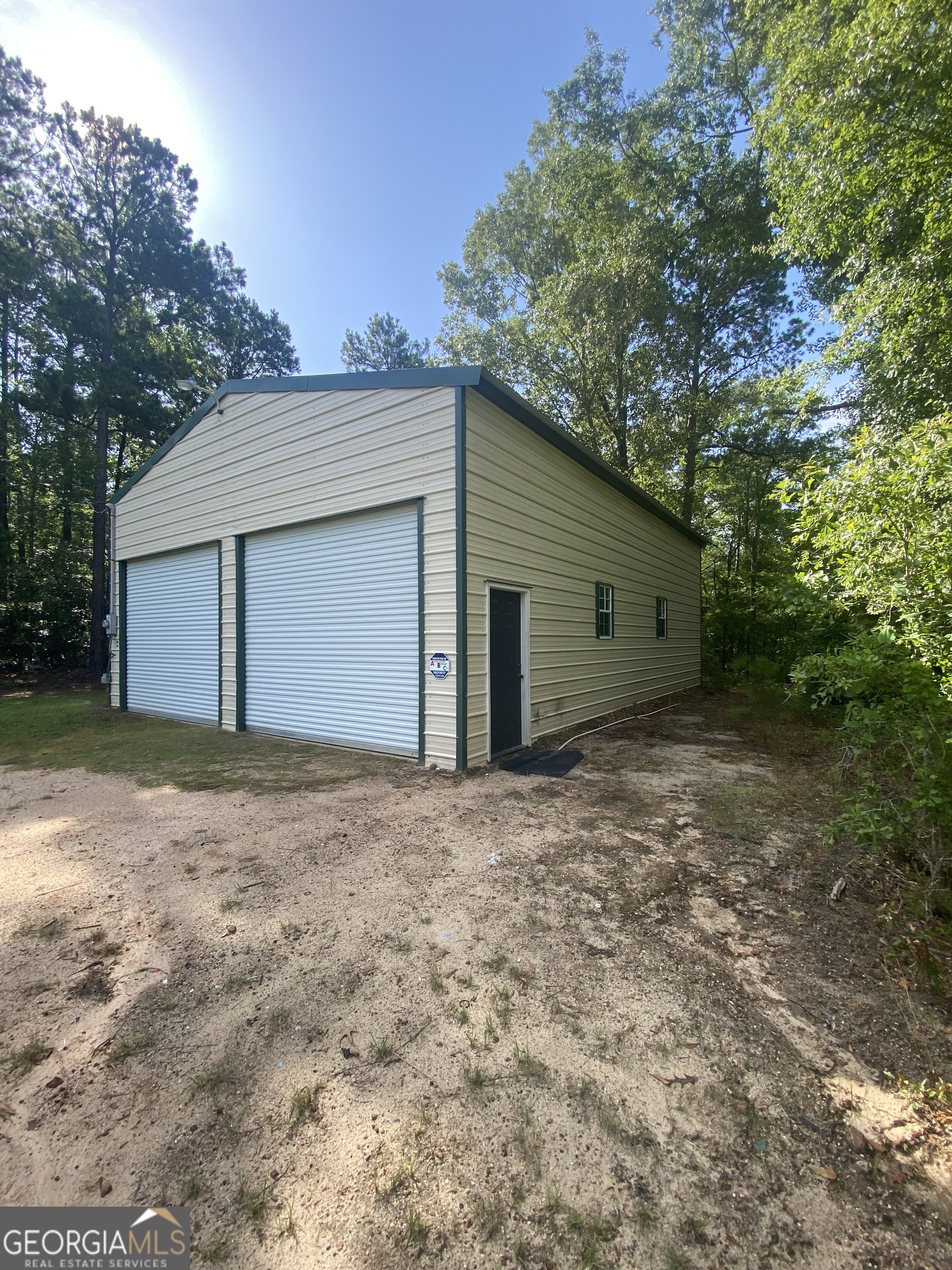 1455 Fred Hall RD