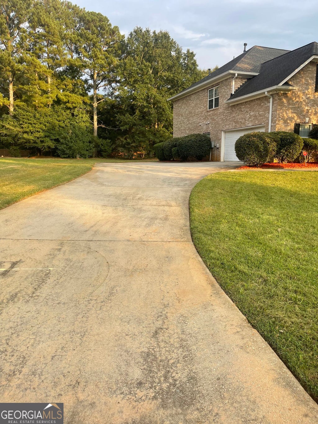Photo of 2421 Mercer Walk, Conyers, GA 30012 (MLS # 10851259)