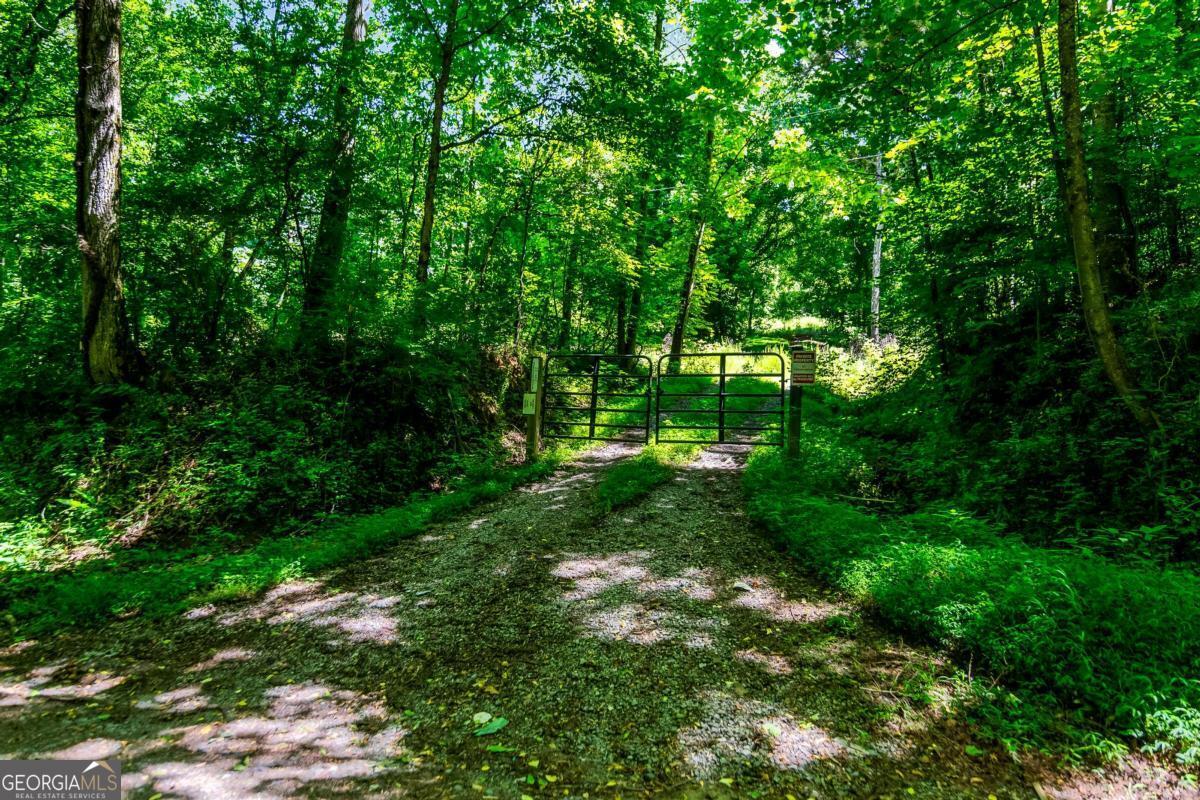 773 Fairview RD