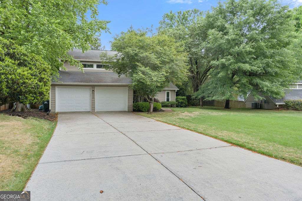 Photo of 245 Truehedge Trace, Roswell, GA 30076 (MLS # 10760910)
