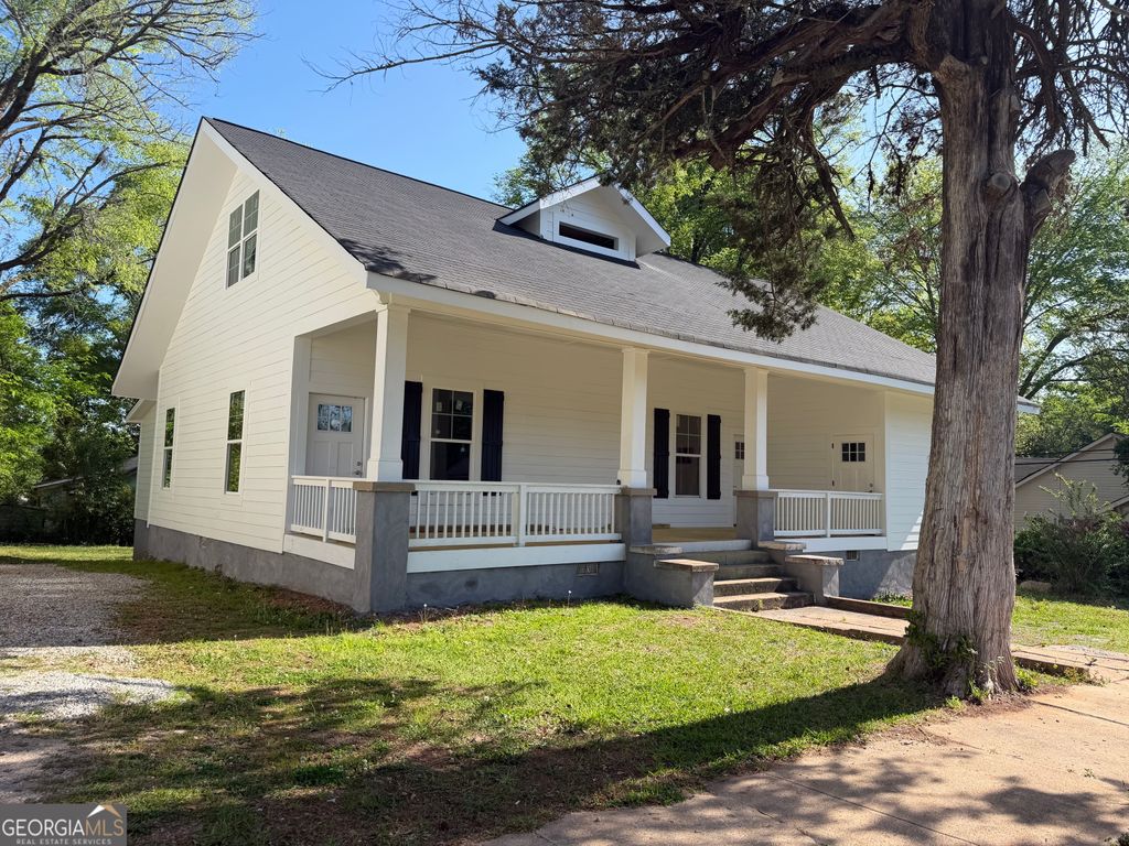 Photo of 707 E 7th Street, West Point, GA 31833 (MLS # 10725473)