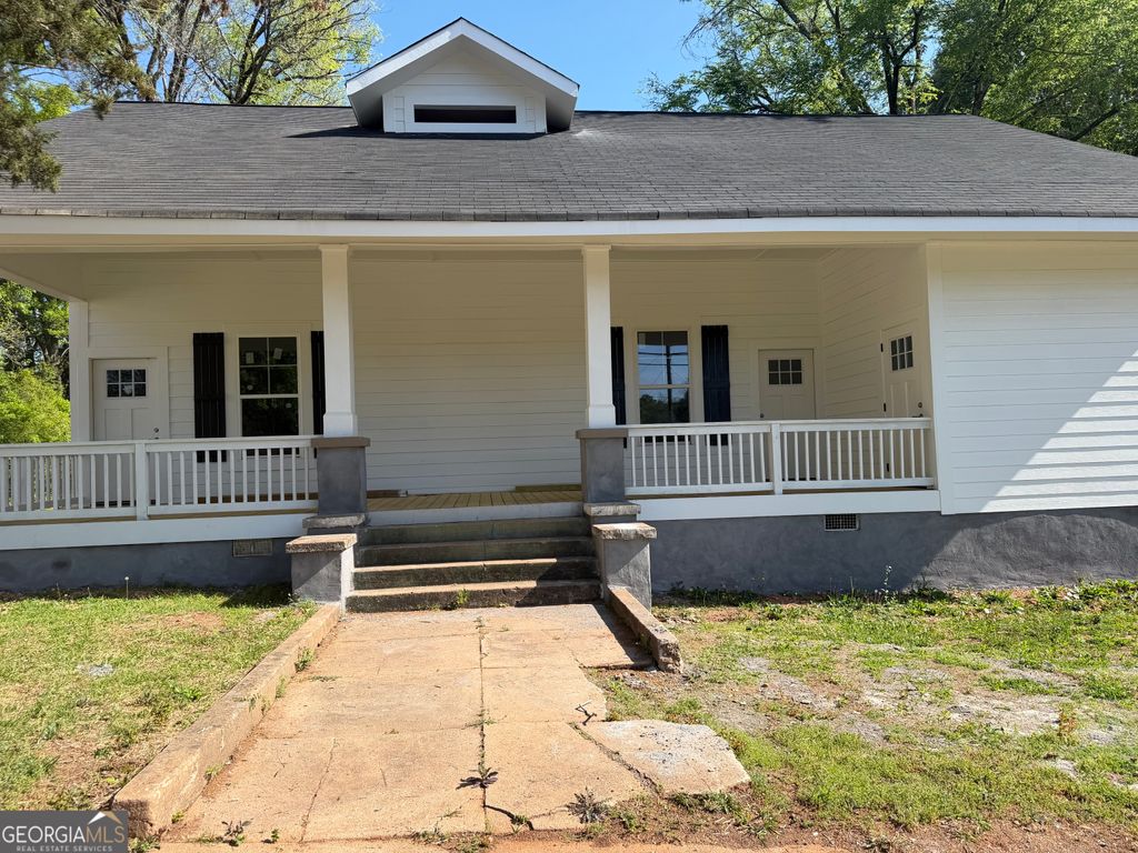Photo of 707 E 7th Street, West Point, GA 31833 (MLS # 10725473)