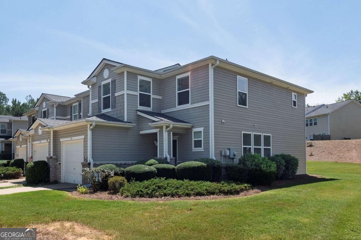 313 Oak Leaf PL
