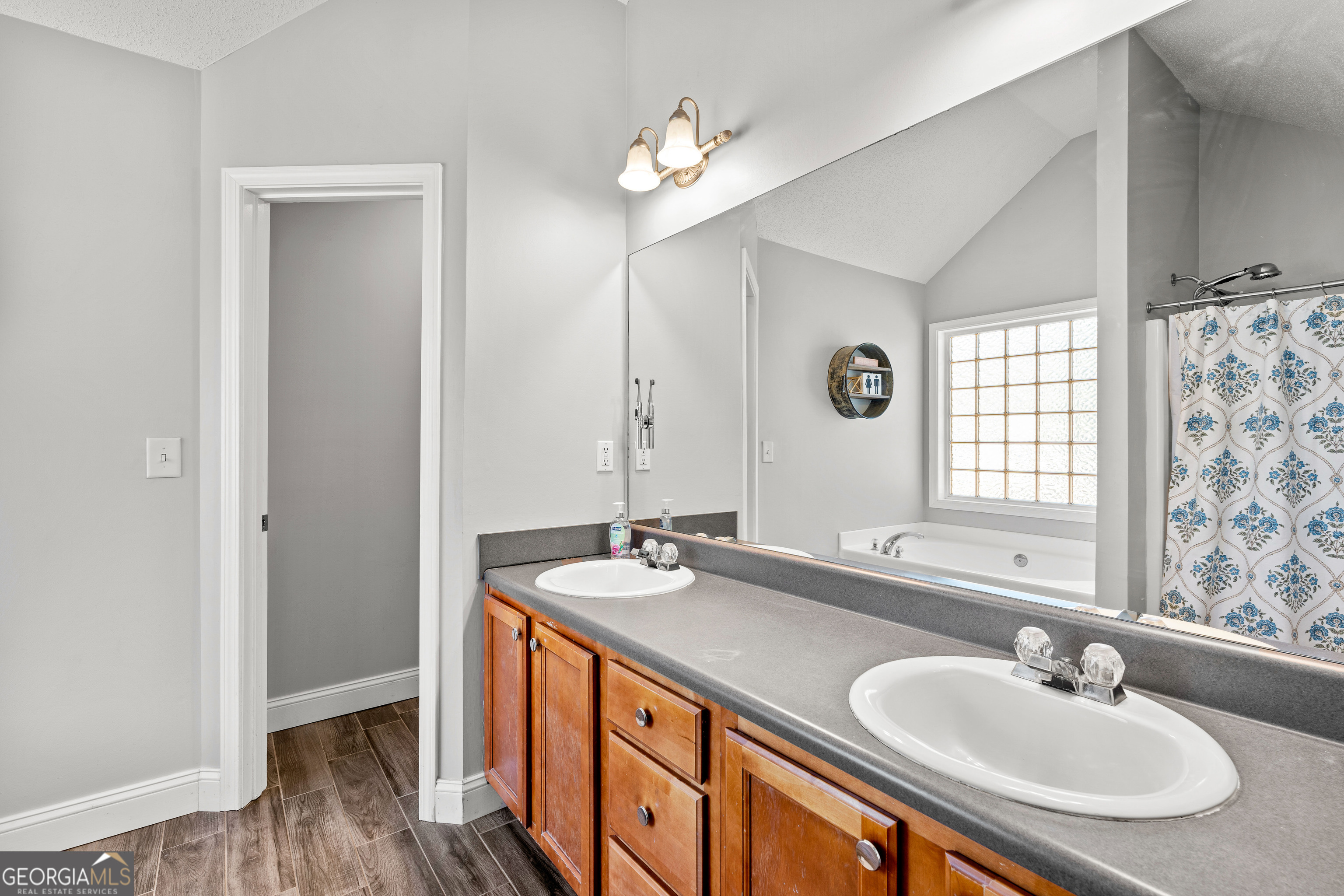 187 Hunter Welch PKWY