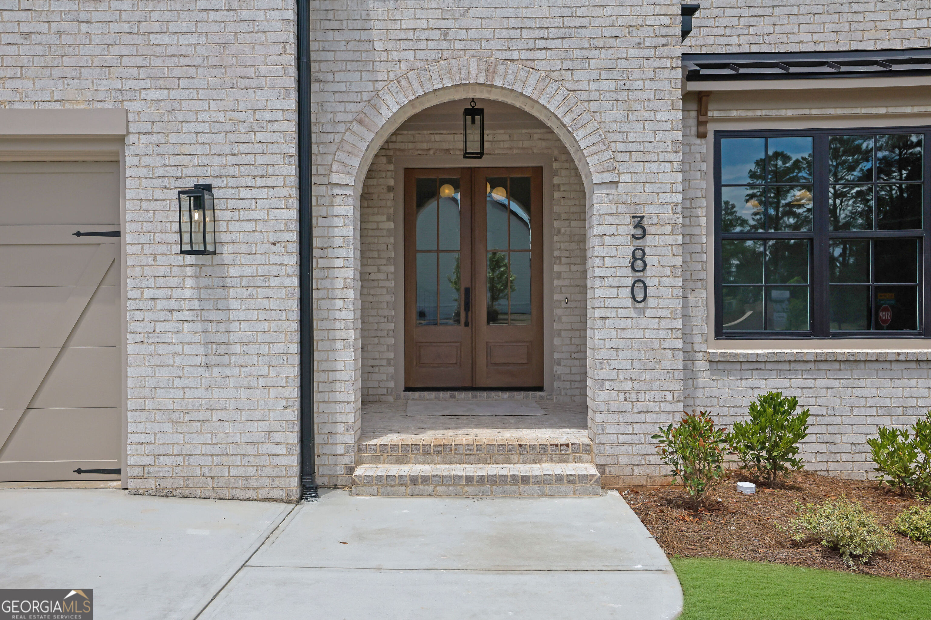 380 Hillcrest View DR