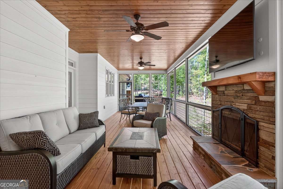 122 Brookfield CT SE