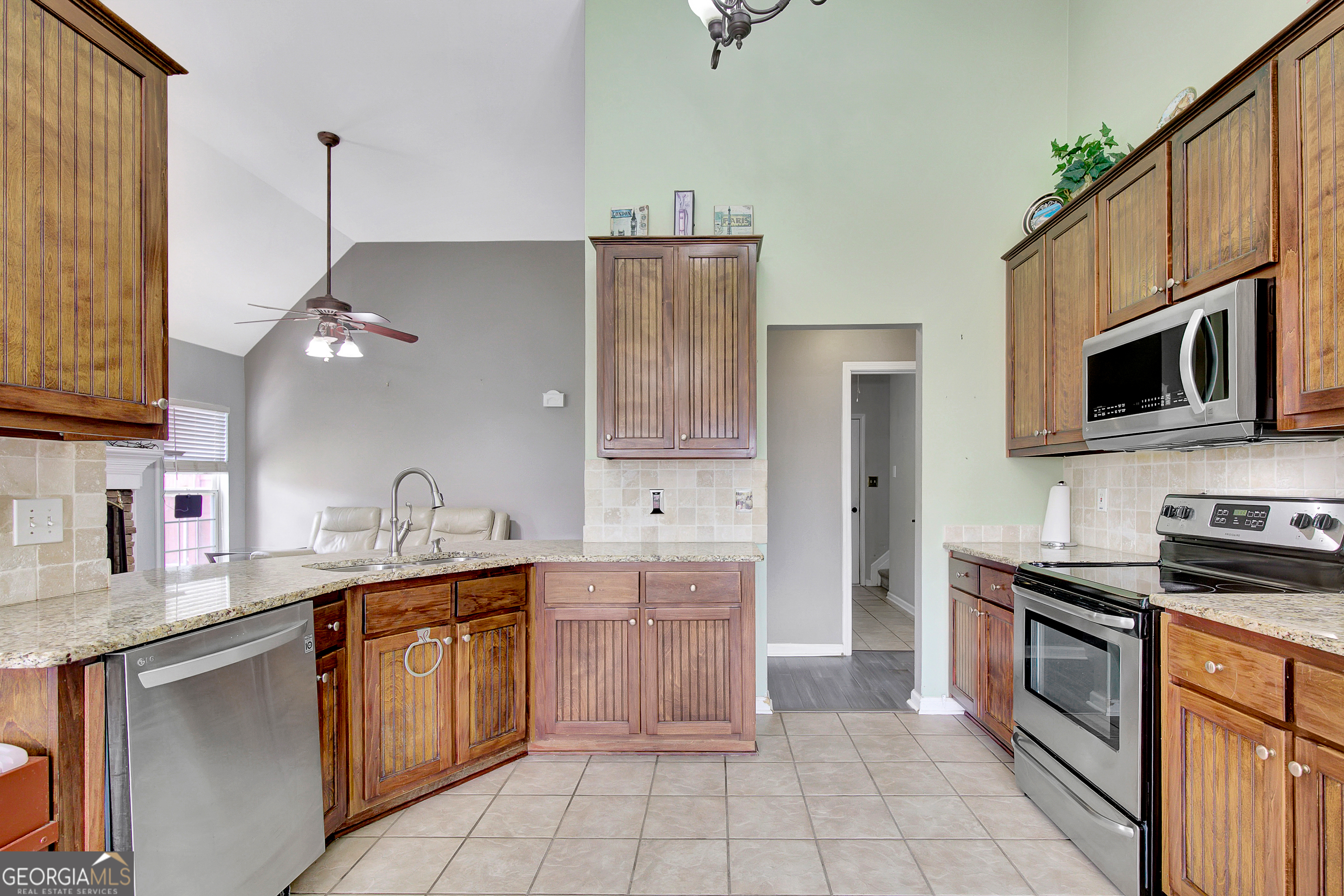 Peachtree City, Georgia 30269, United States, 4 Bedrooms Bedrooms, ,2 BathroomsBathrooms,Residential,Active,165475