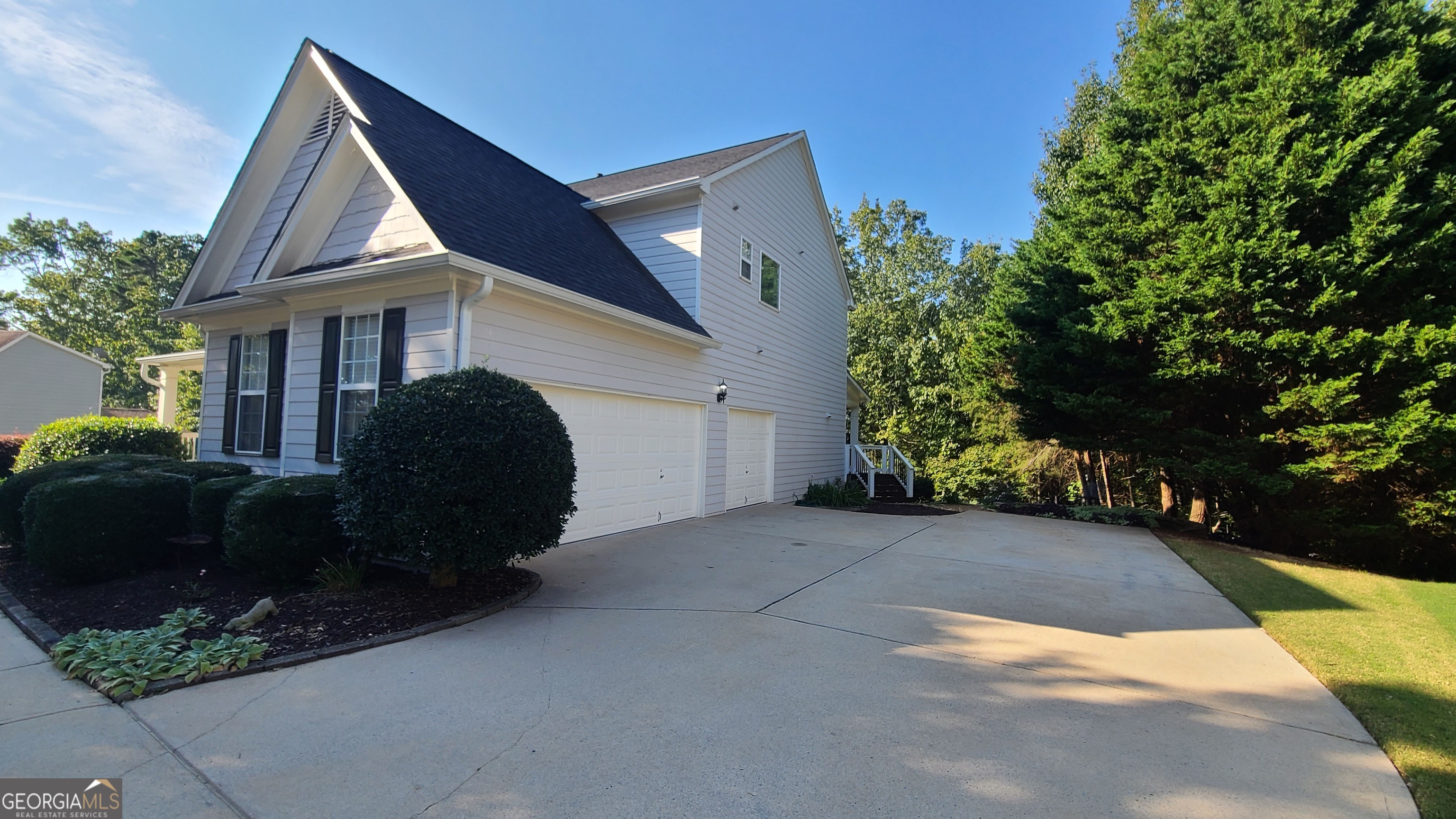 4660 Luke DR