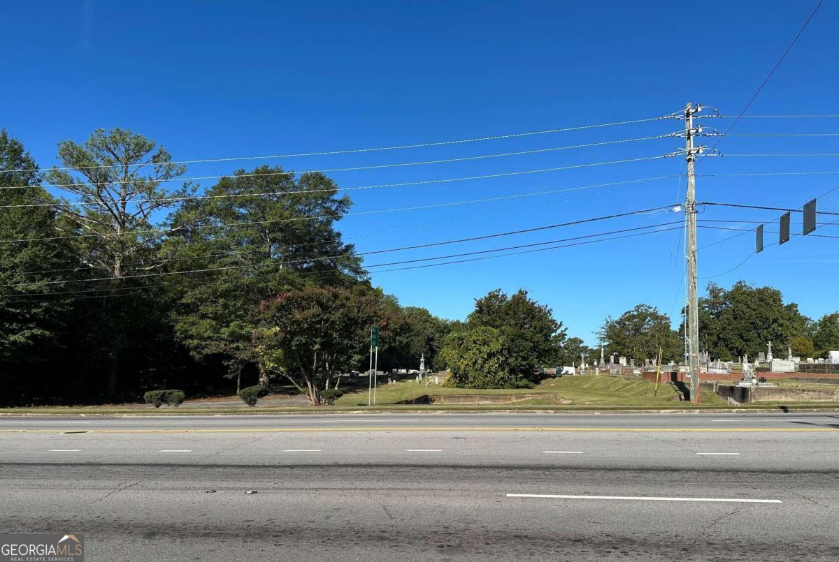 Commercial lot with high visibility and high VPD, 27100. Located directly off of Hwy 27 near downtown Carrollton.