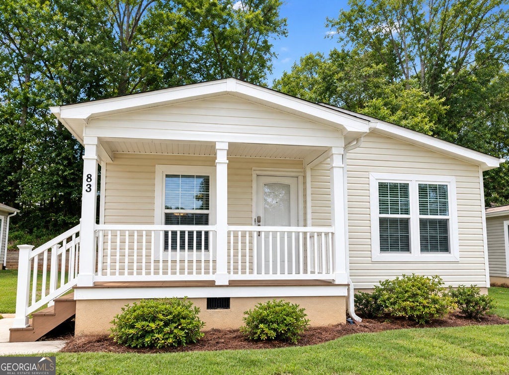 Photo of 83 Willow Drive E, Newnan, GA 30263 (MLS # 10872833)