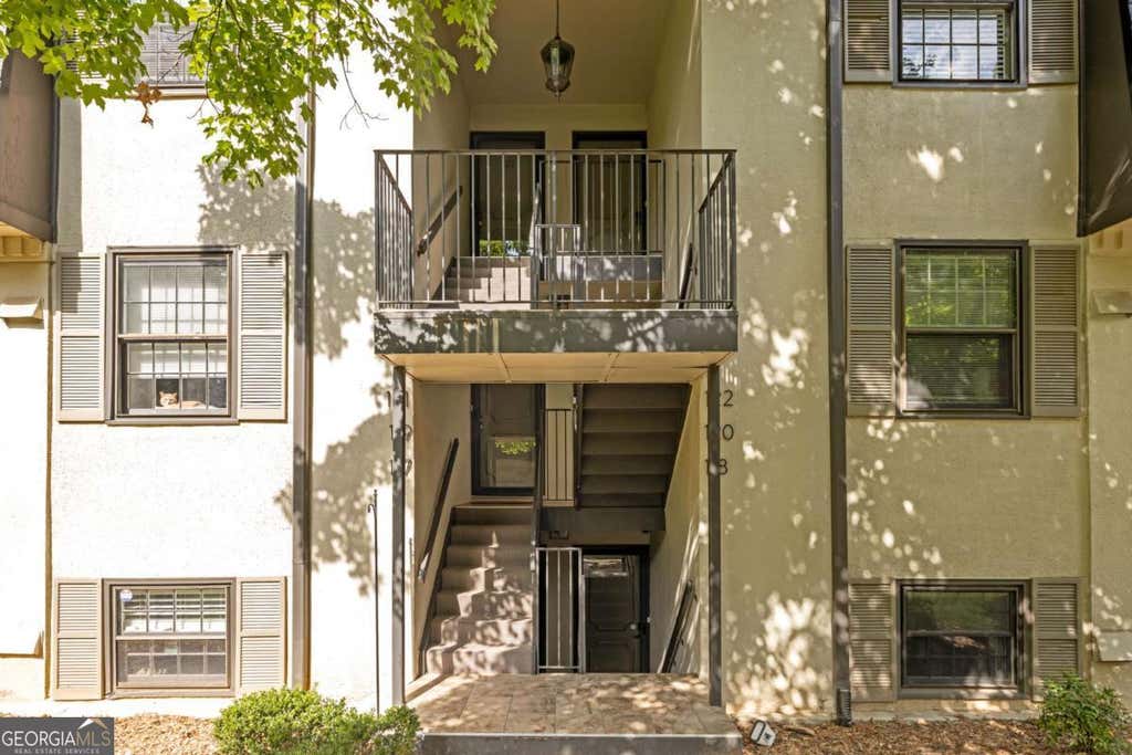 Photo of 118 Lablanc Way NW, Atlanta, GA 30327 (MLS # 10808551)