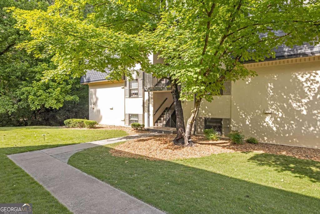 Photo of 118 Lablanc Way NW, Atlanta, GA 30327 (MLS # 10808551)