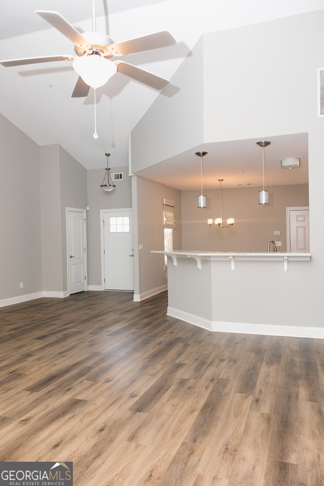 4304 Commonwealth CIR