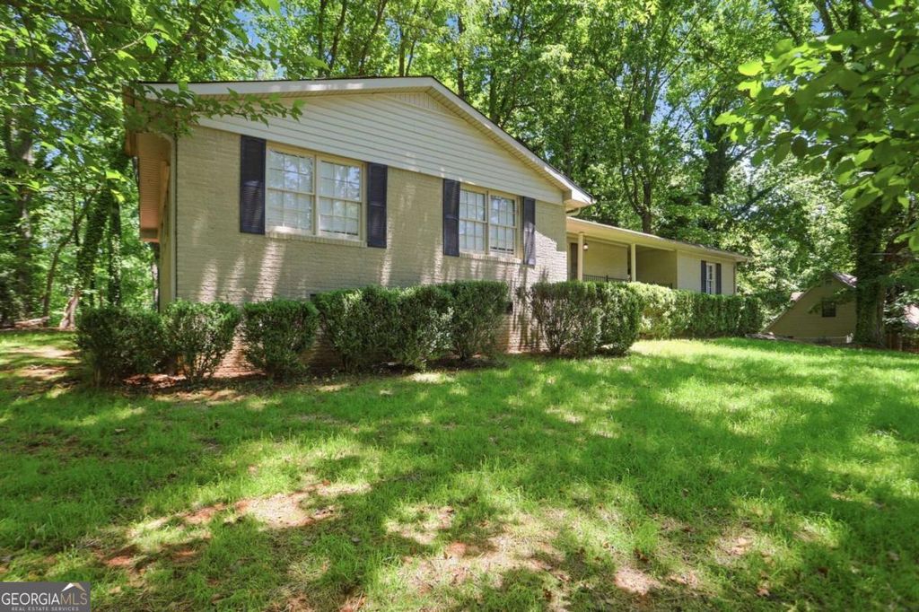 Photo of 3082 Lake Ranch Drive, Gainesville, GA 30506 (MLS # 10764631)