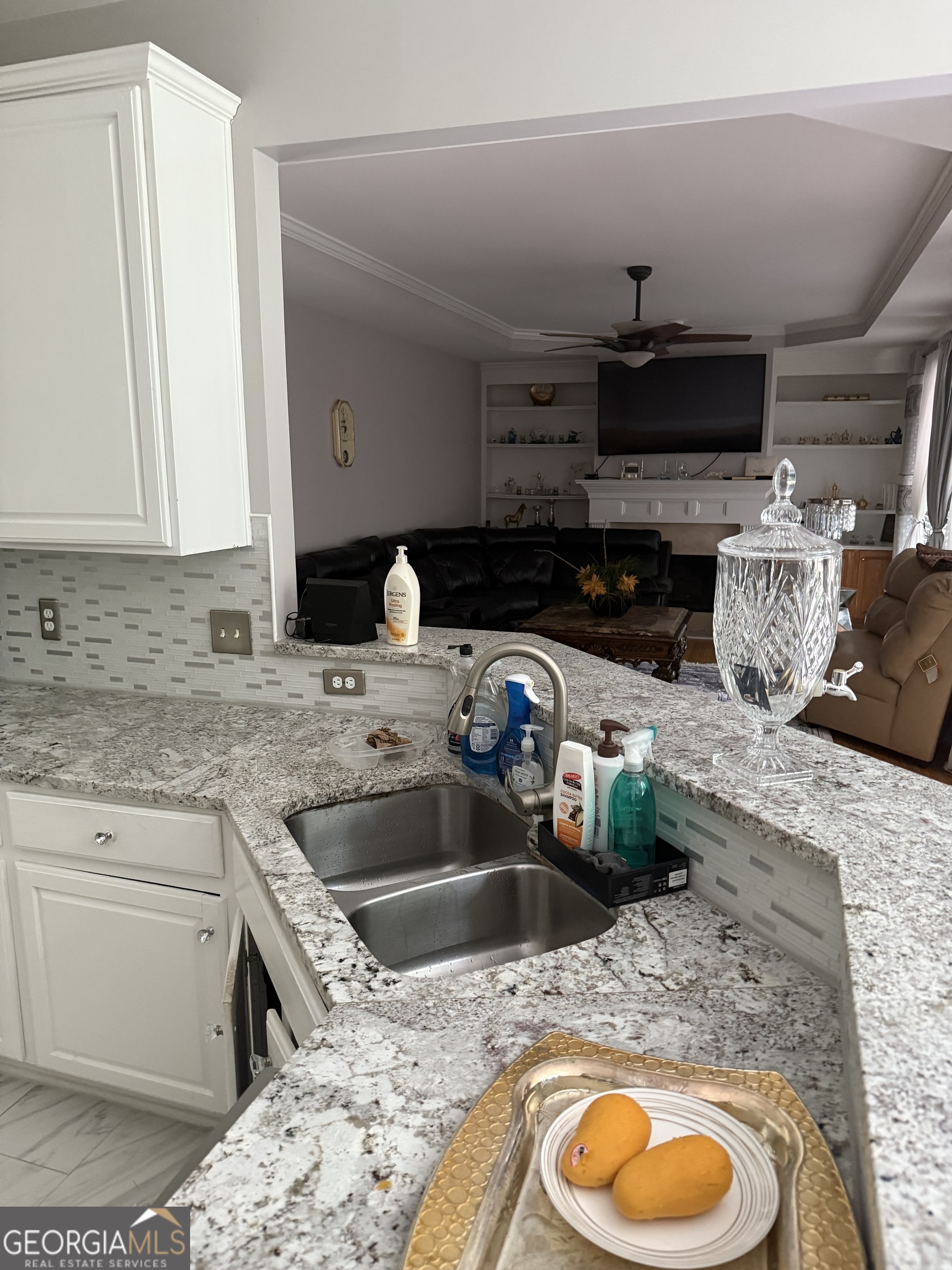 2834 gavin PL