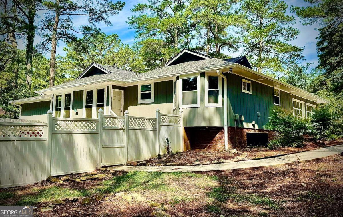 1516 Chase CT