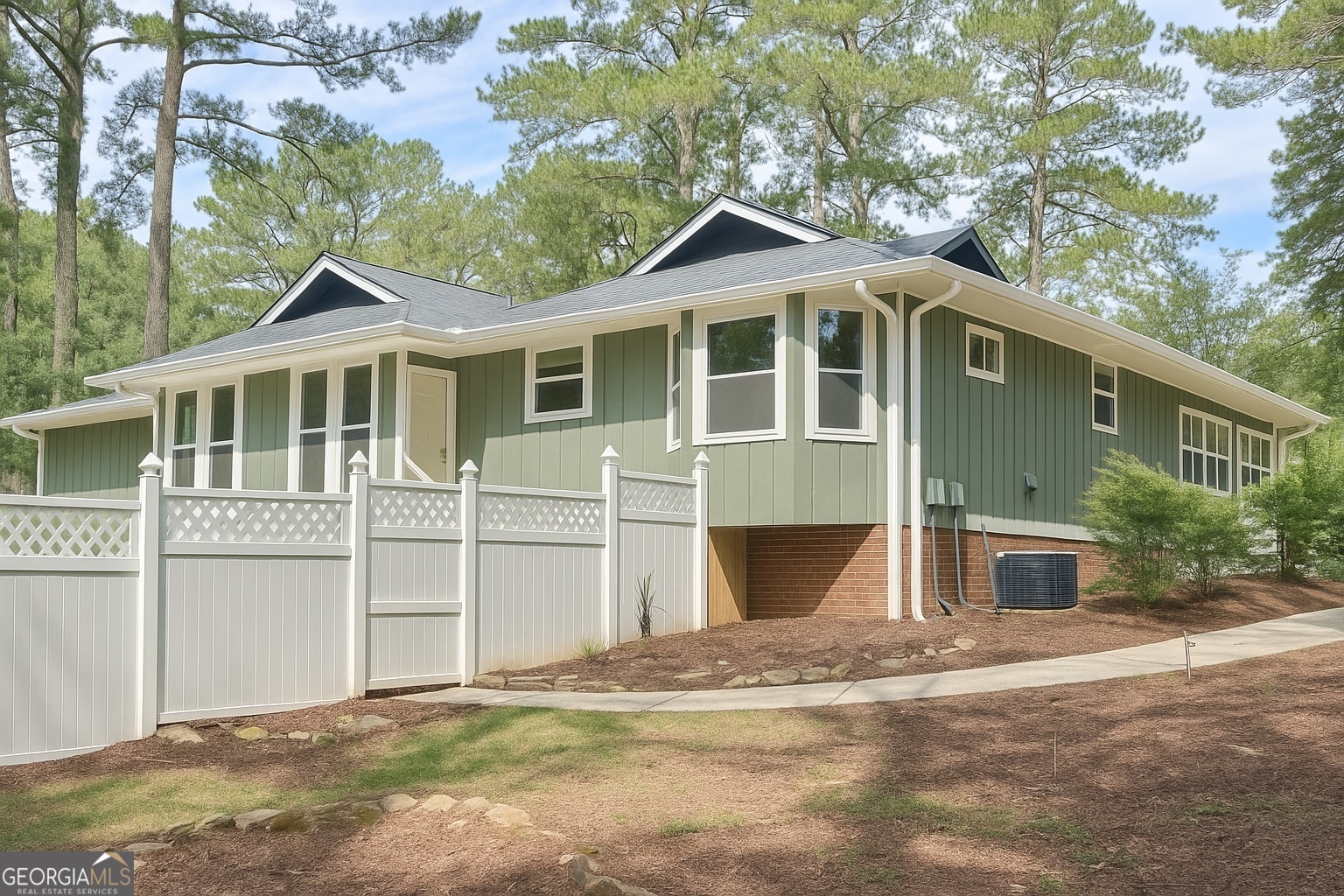 1516 Chase CT