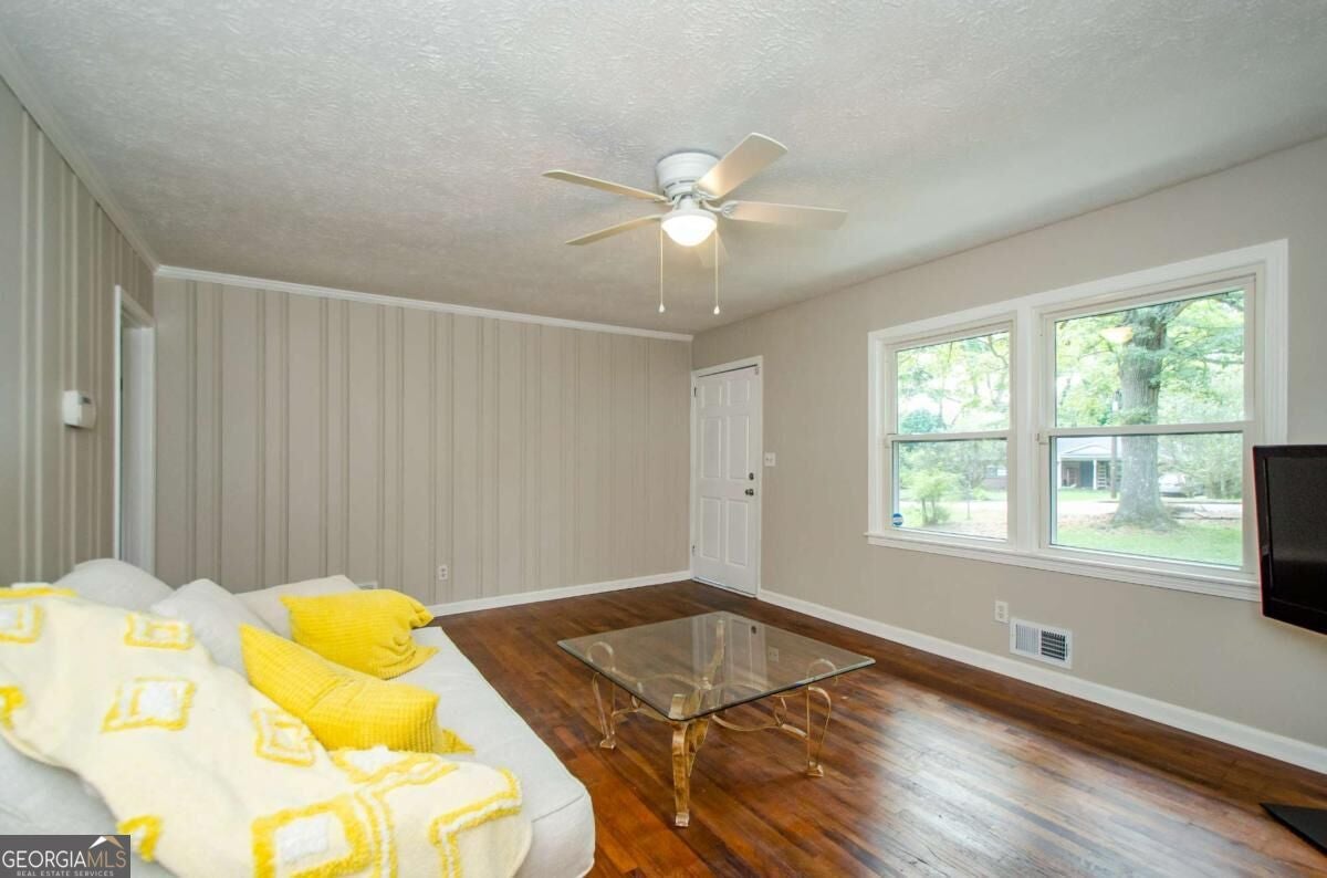123 Arnold PL