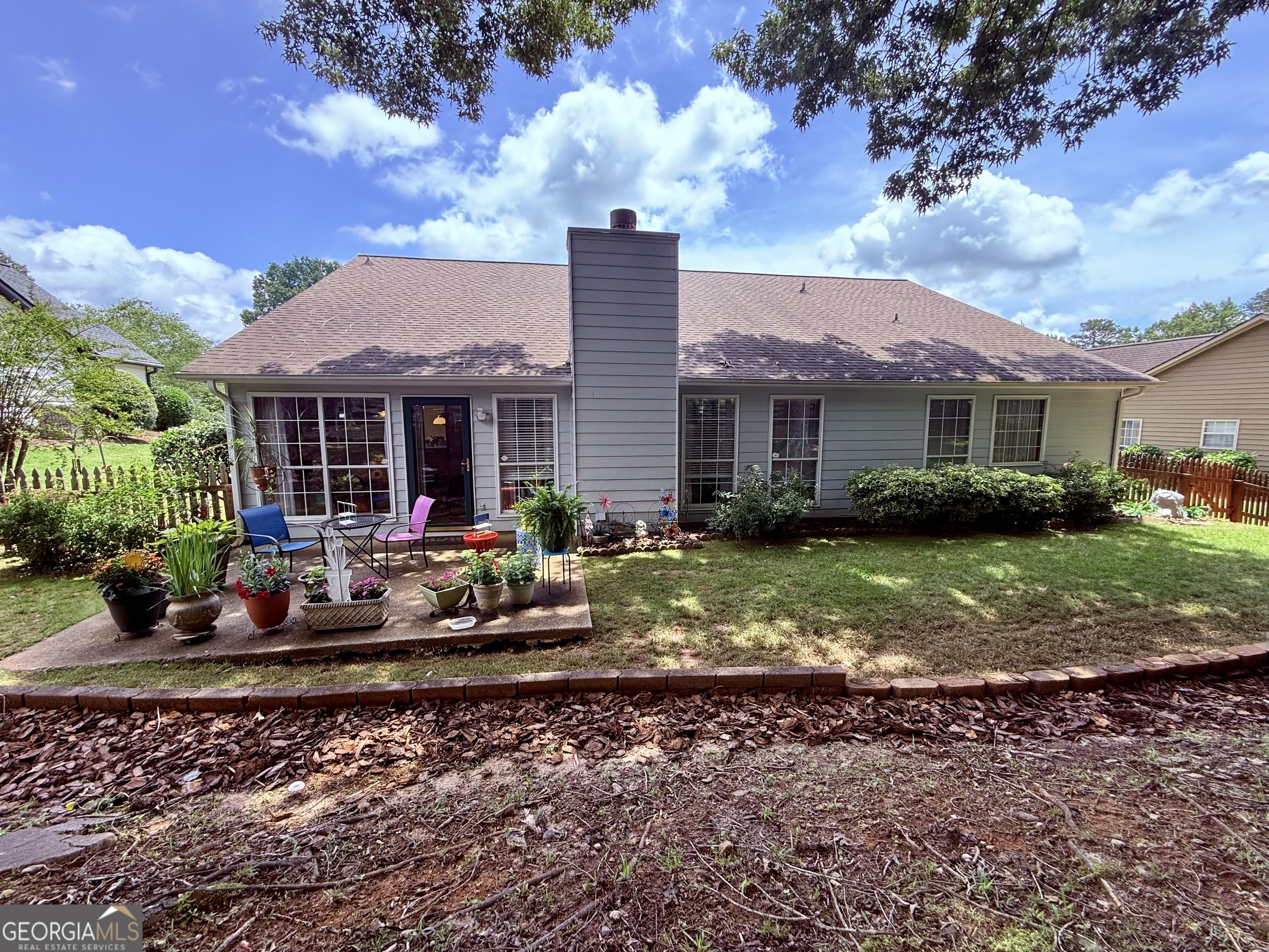 1552 Longwood DR