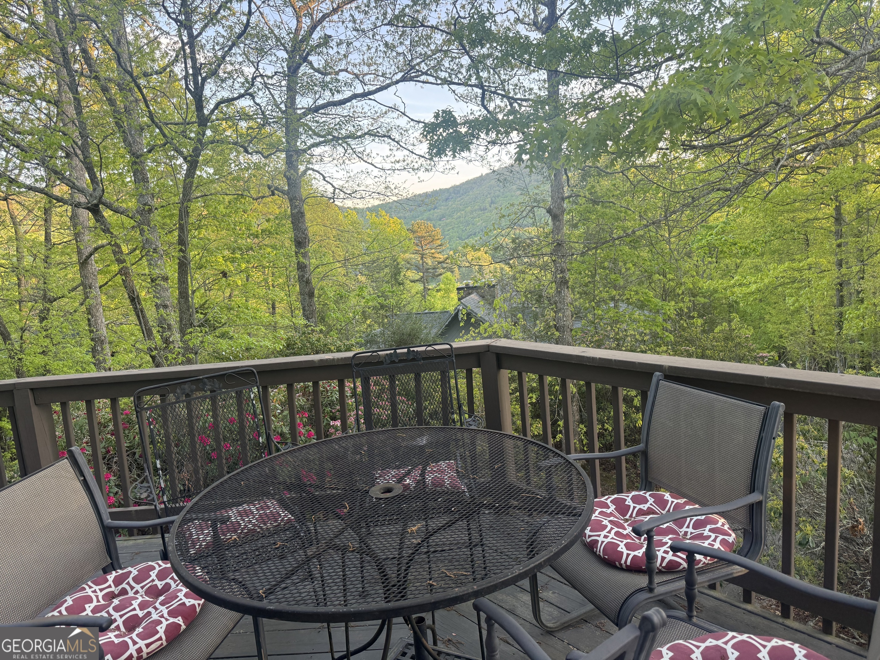 63 Mashie LN