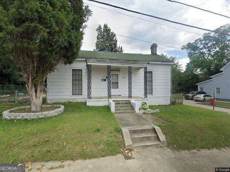 Investors! Come see this charming Bungalow was built in 1847 and has withstood the test of time. It has a NEW ROOF and is just waiting for your modern upgrades!. With 1457 Sq. ft. this 3 bedroom 1 bathroom had lots of room for your creative touch. :You can add some vintage flair to your rental portfolio. Come see this TODAY.