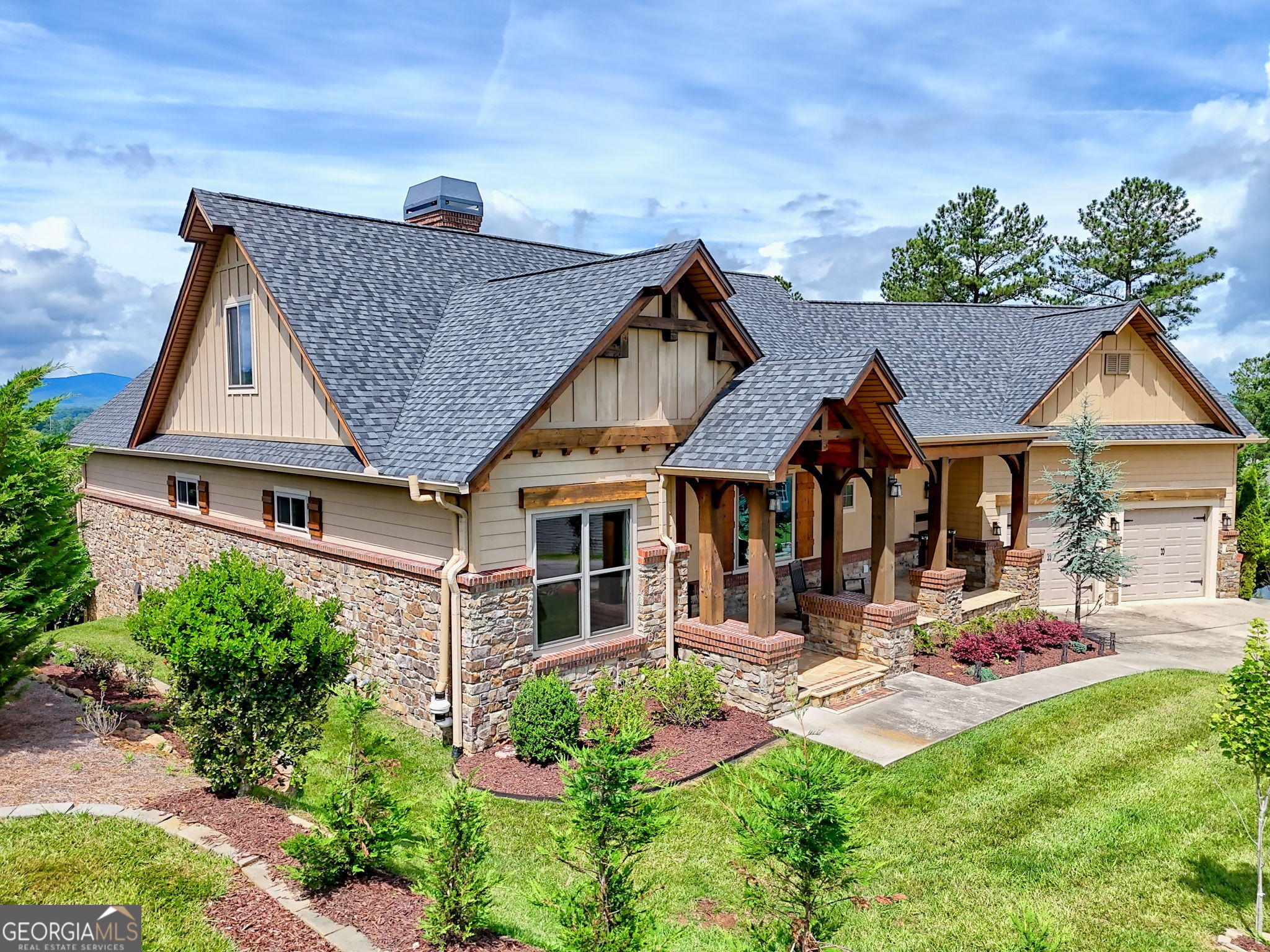 899 RIDGE POINTE WAY