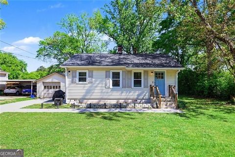 1051 Dell AVE SE Smyrna GA 30080