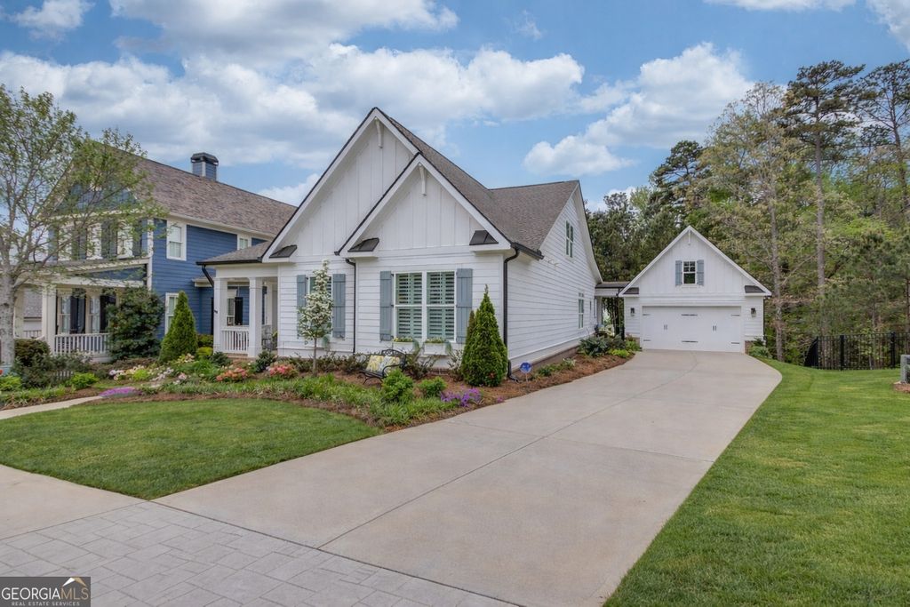 Photo of 916 Clubside Drive, Monroe, GA 30655 (MLS # 10728641)