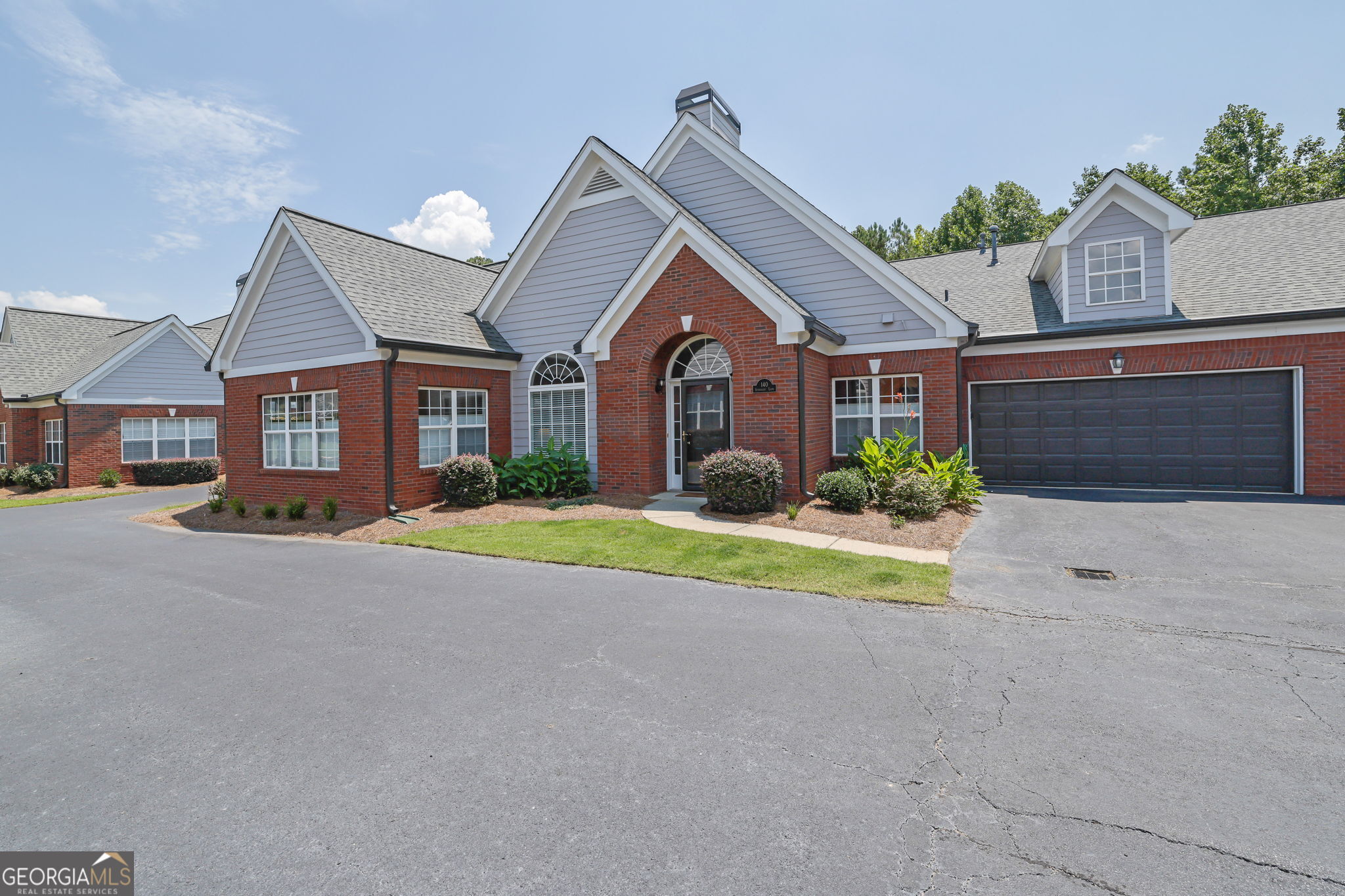 140 Stonegate LN
