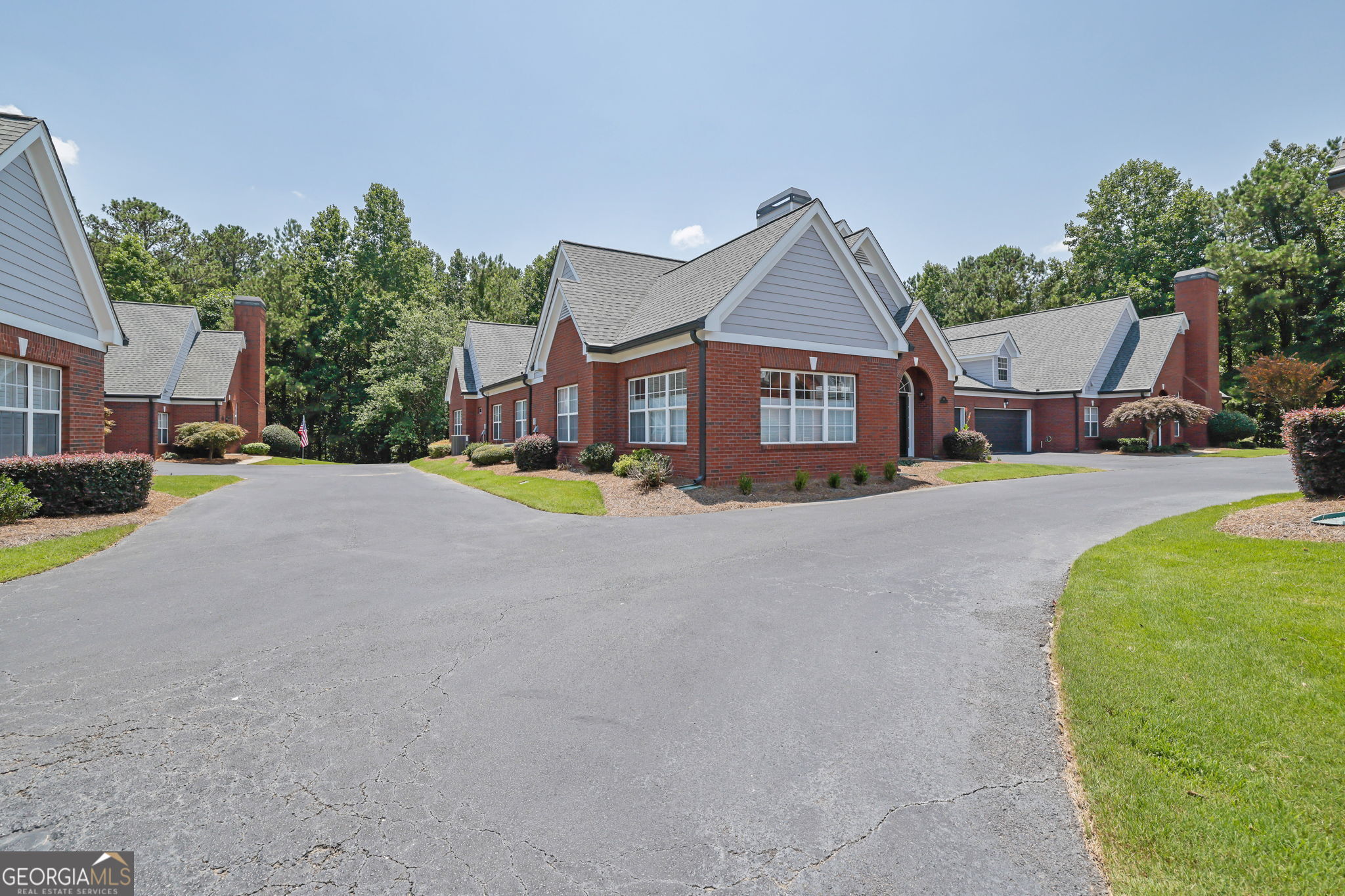 140 Stonegate LN