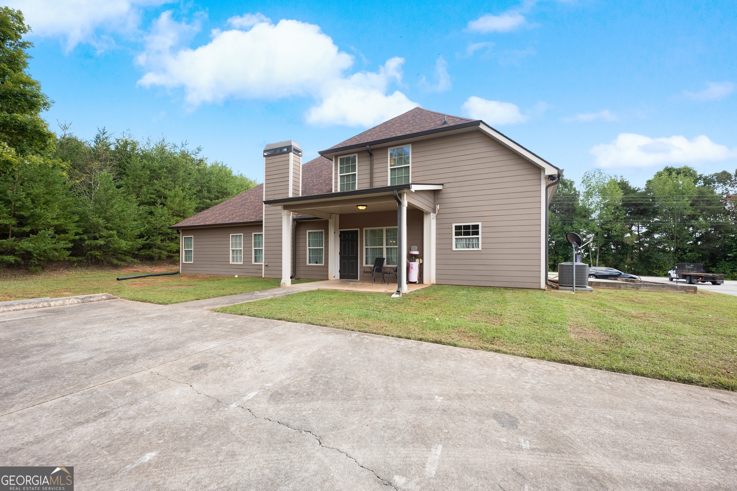 Cleveland, Georgia 30528, United States, 4 Bedrooms Bedrooms, ,3 BathroomsBathrooms,Residential,Active,18094