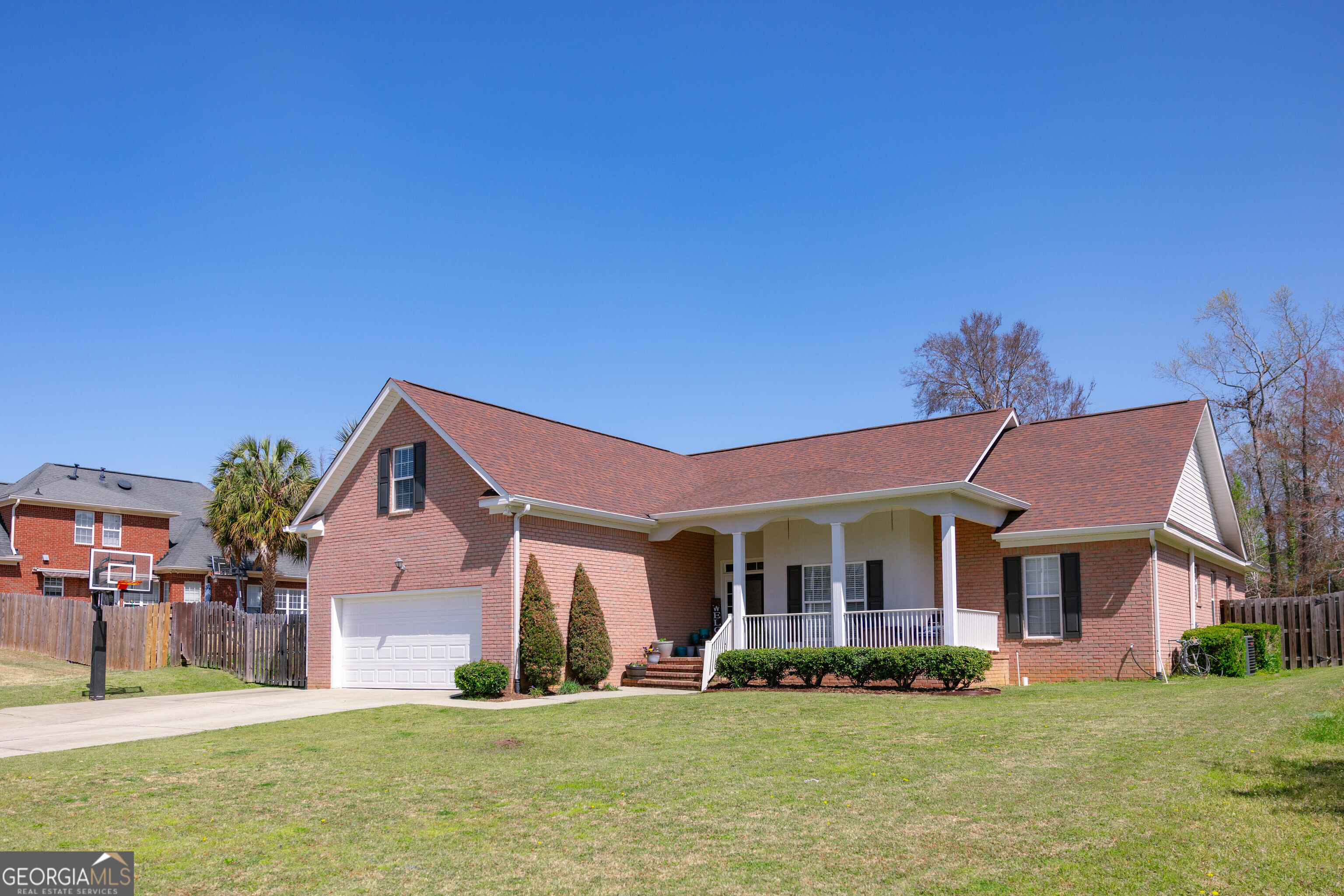 304 Farmington DR W