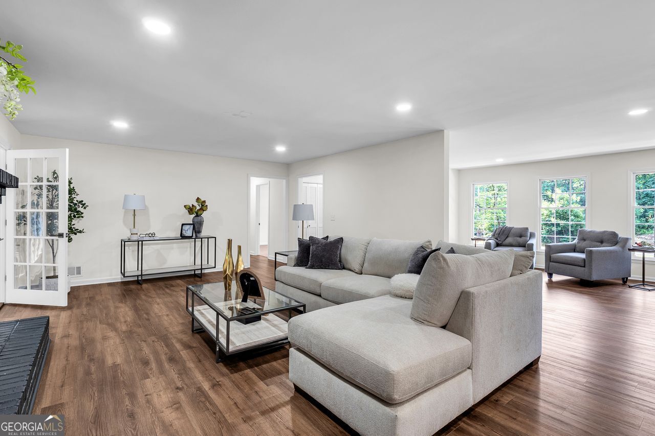 Burnt Hickory Hills - Residential