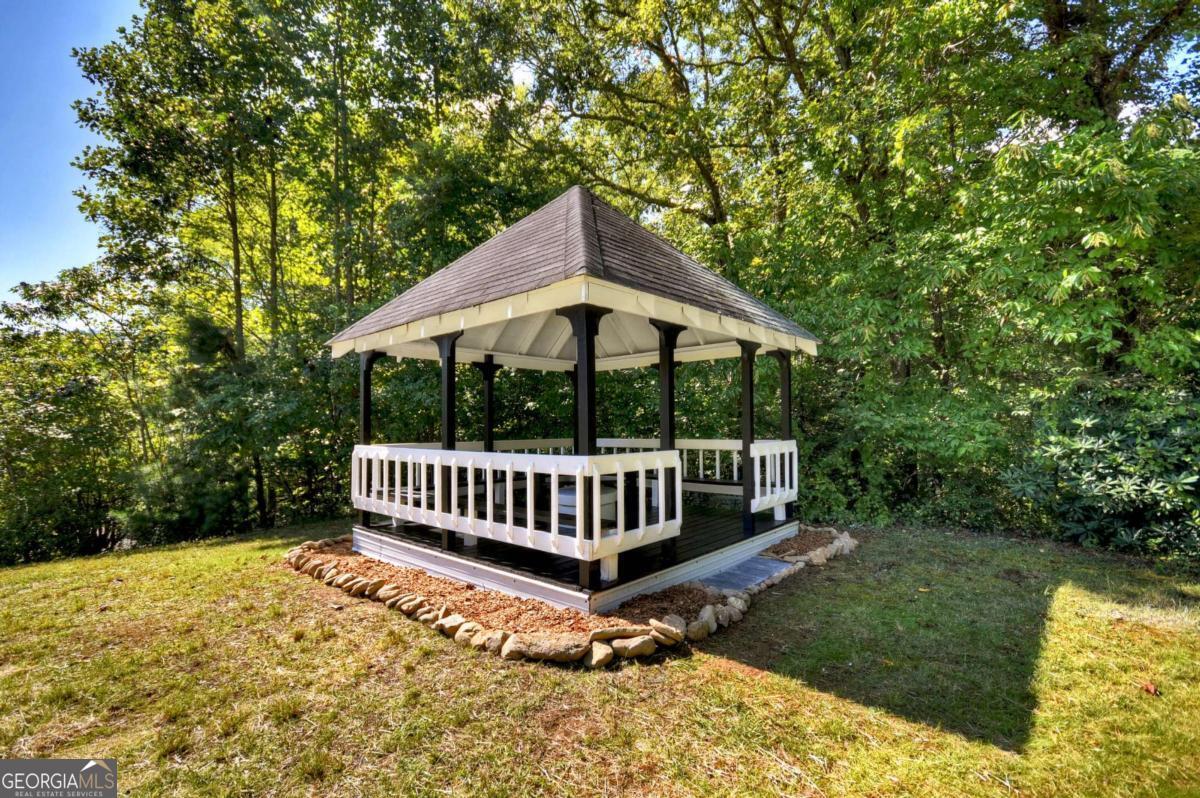 32 Whippoorwill WAY