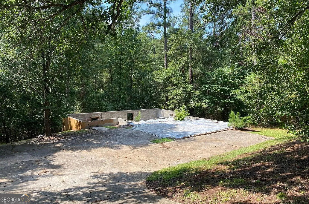 Luxury living in a premier community located in cul-de-sac on River Hills Ridge in this Gorgeous Gated Community with R-3 zoning. Close to the Country Club Where you can enjoy the pool, tennis, dining and Golf Everyday if your Heart Desires! The Location is Serene & Peaceful! This Opportunity is Unbelievable Giving you a Macon, Georgia address w / Jones County taxes! Convenient to Everywhere you Want to Be. Don't Miss this perfect canvas for your dream home. Easy Access to I-75, With its unbeatable location near North Macon's Dining, Shopping, Entertainment, Restaurants, Bars & Hospitals and Simultaneously Easy Access to Gray, Georgia.