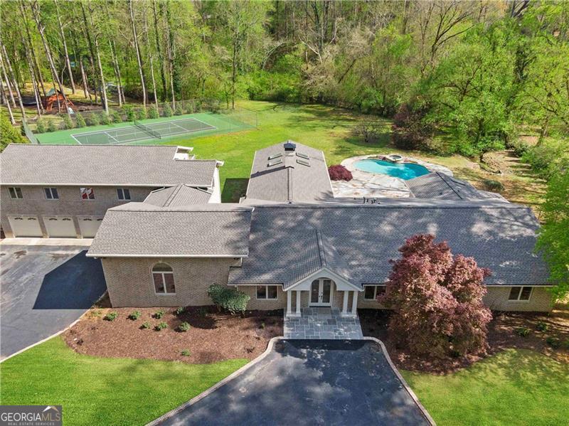 860 Crest Valley DR