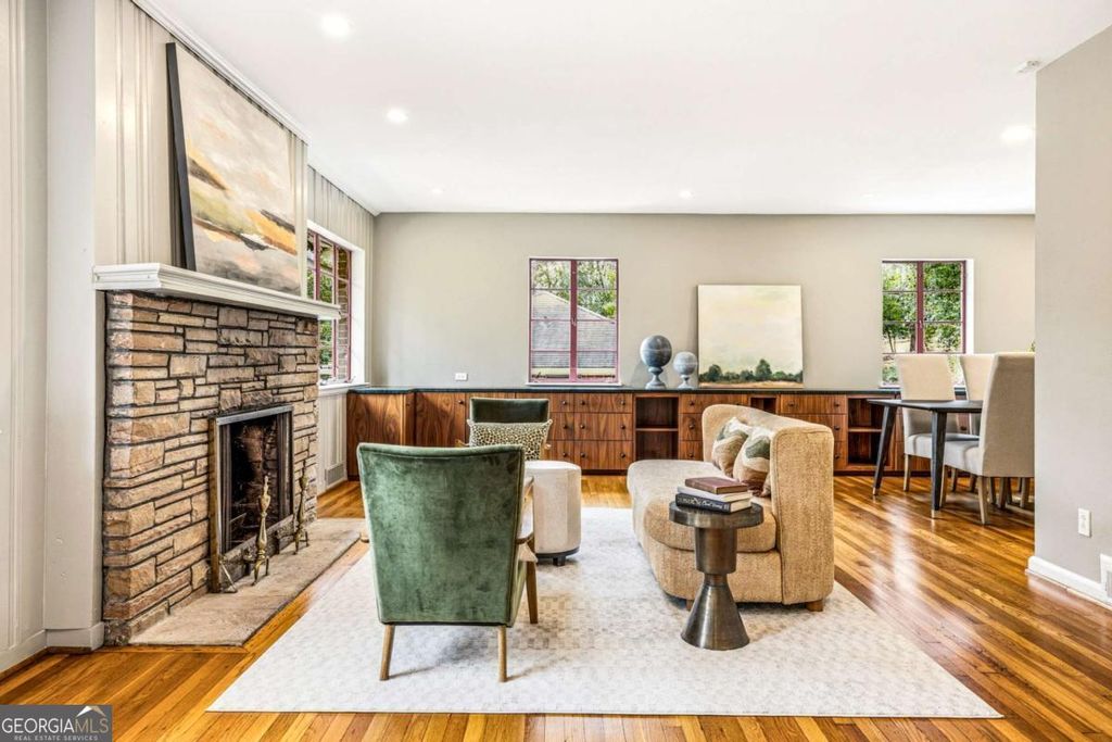 Photo of 430 W Parkwood Road, Decatur, GA 30030 (MLS # 10704652)