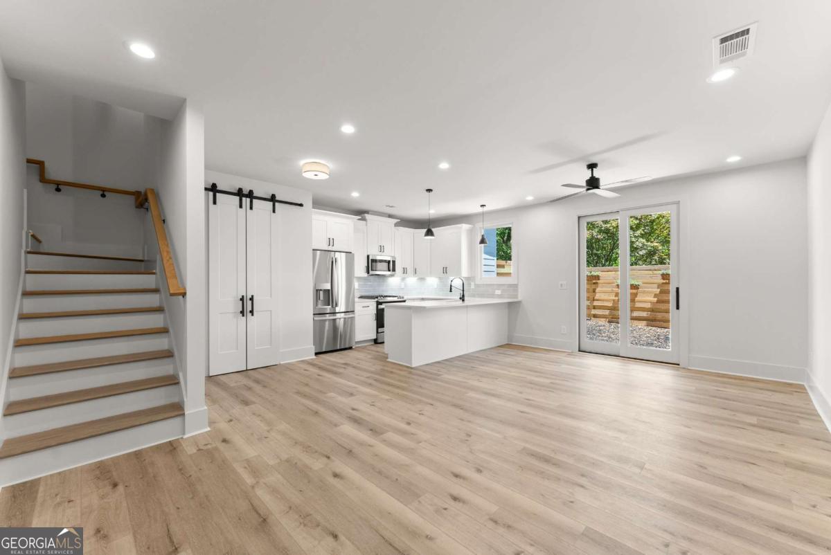 372 Forrest AVE