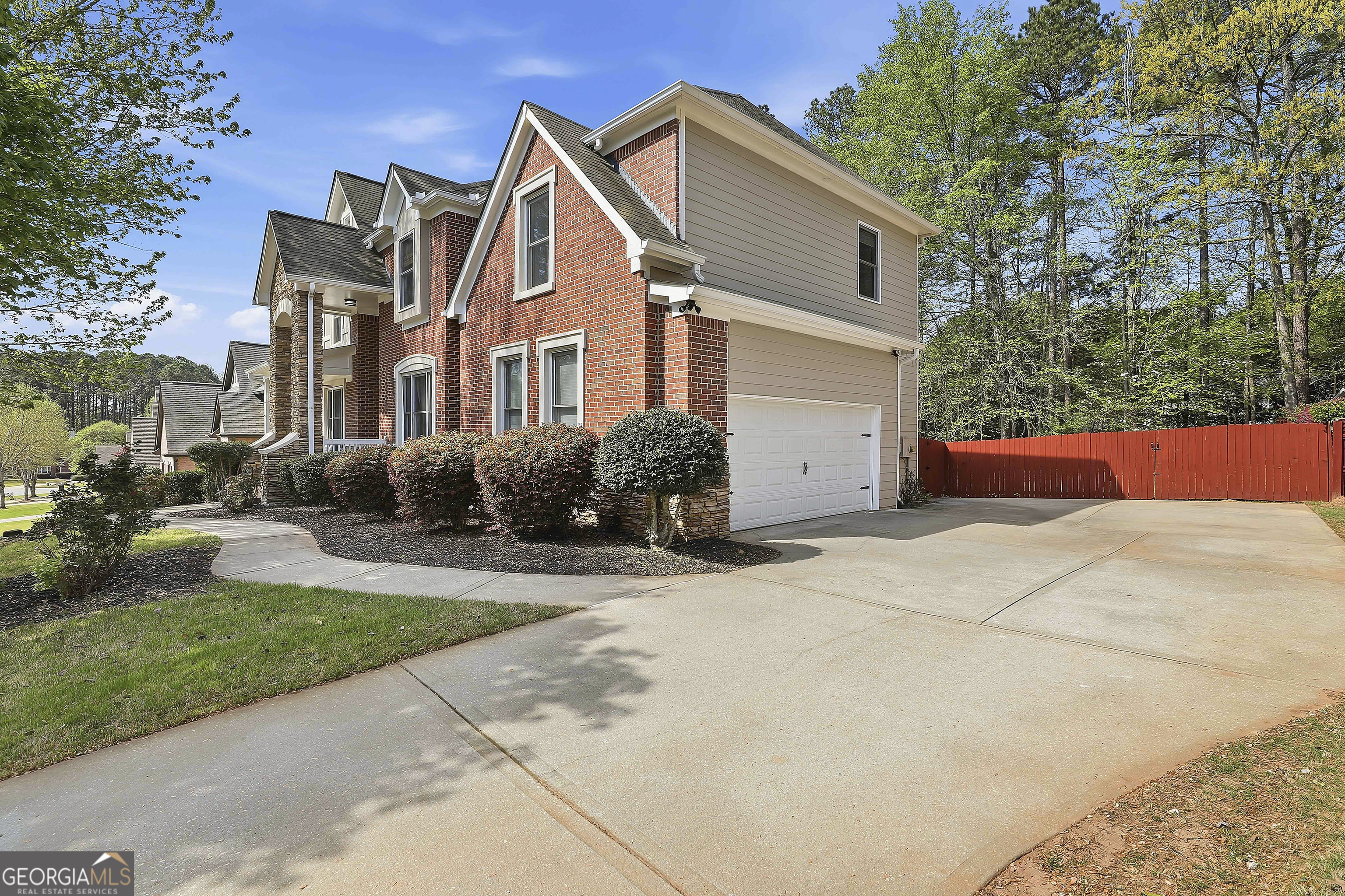 40 Hidden Woods LN