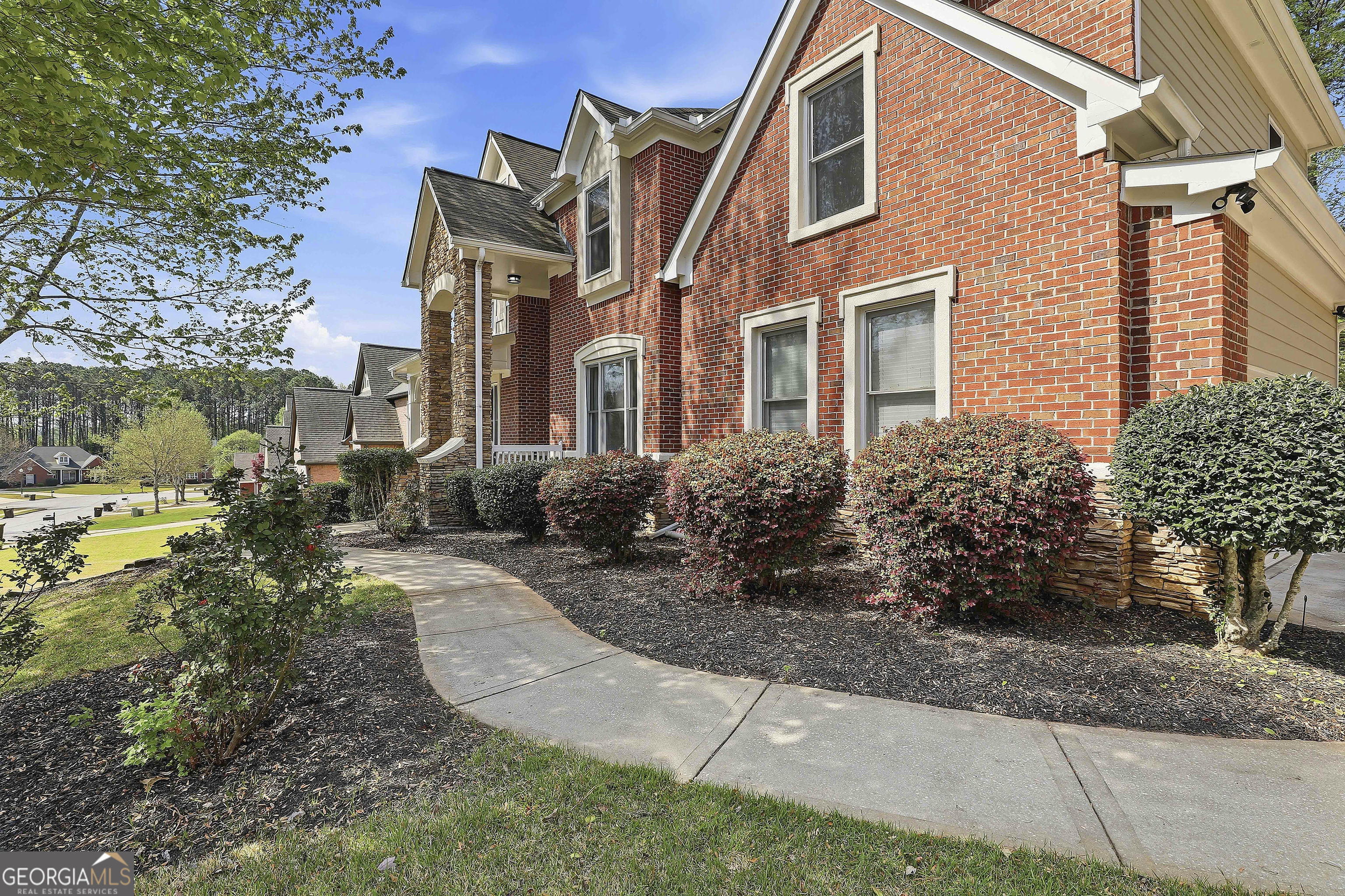 40 Hidden Woods LN
