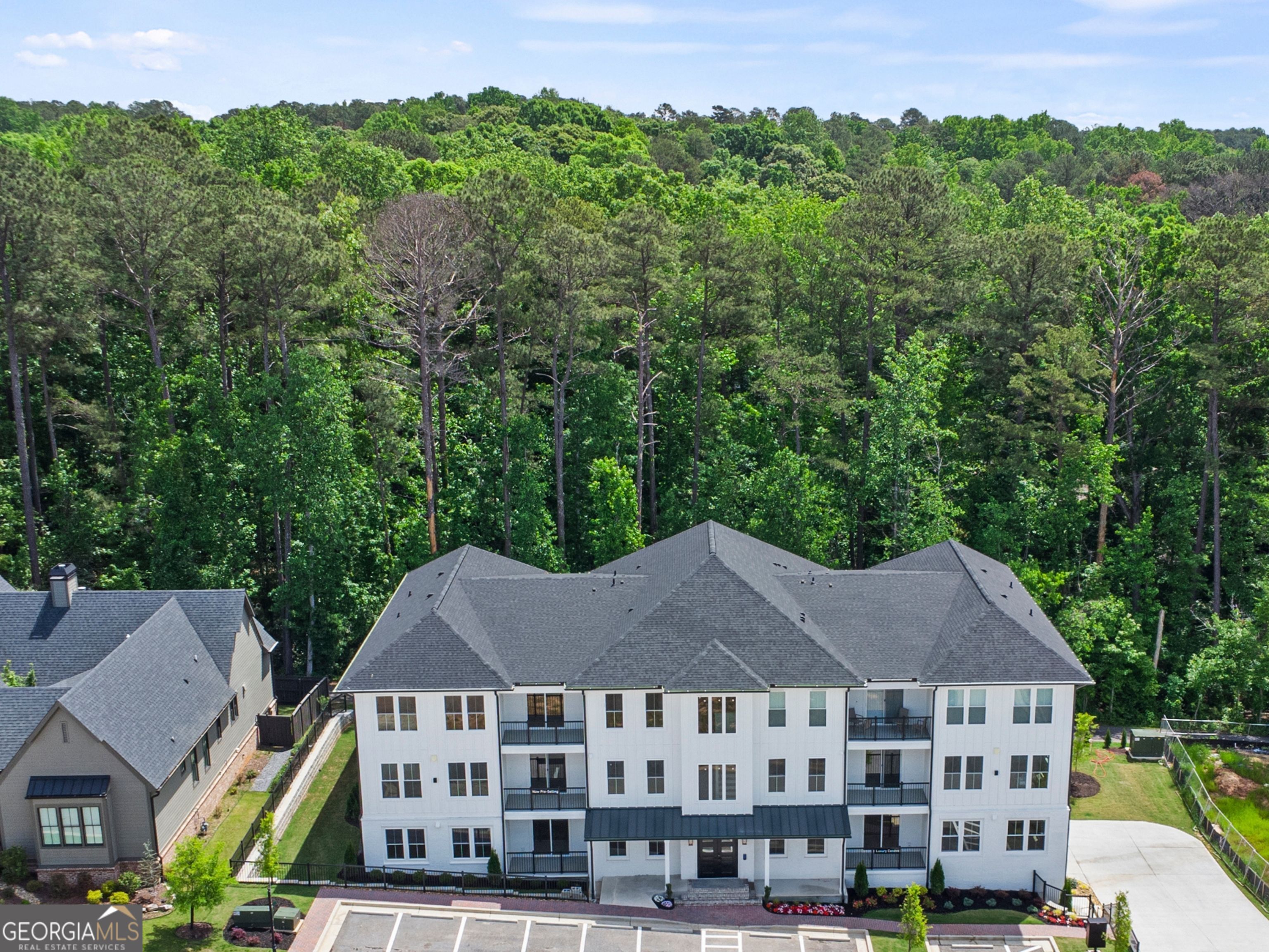 1050 Blair LN 104