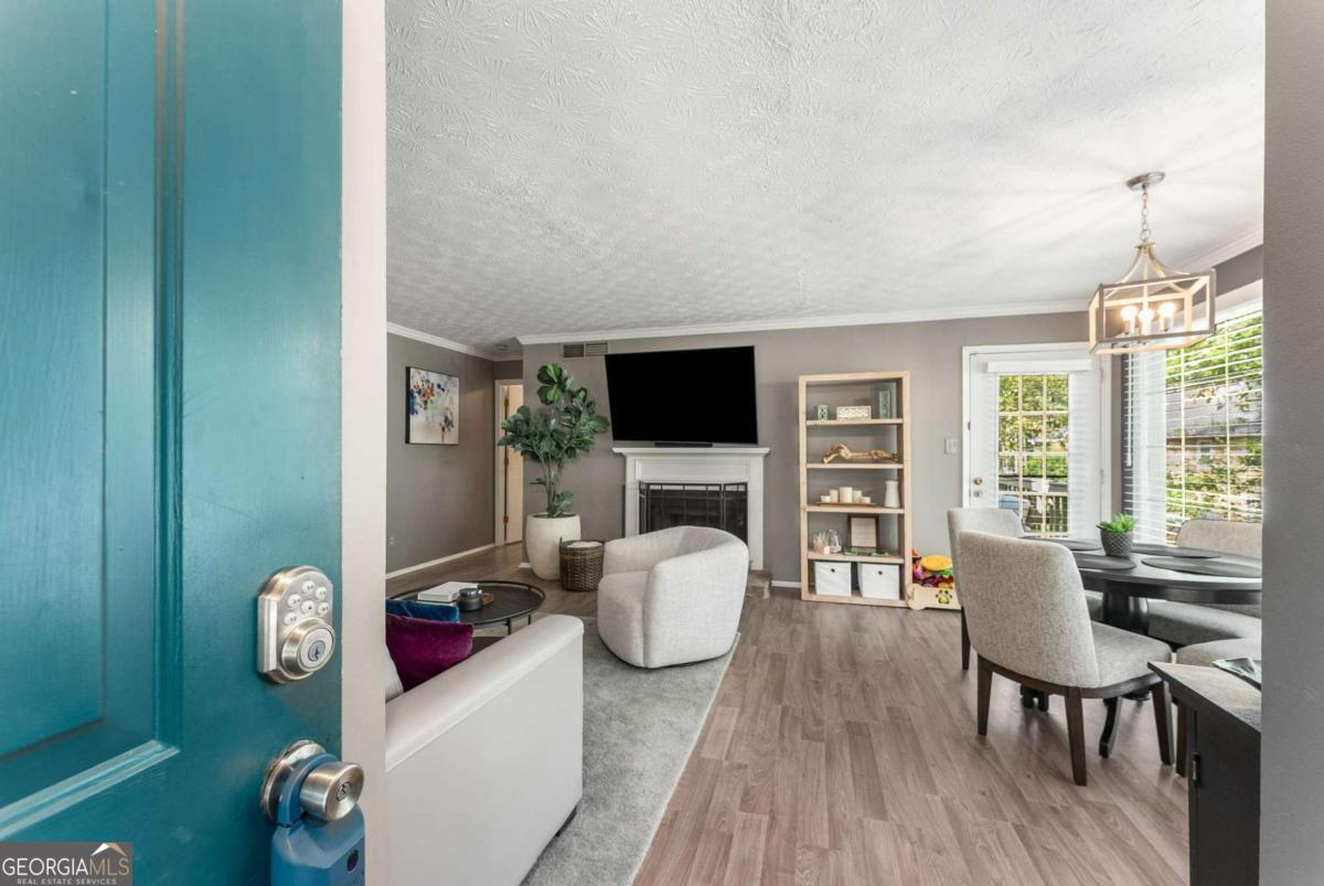 307 COUNTRY PARK DR SE