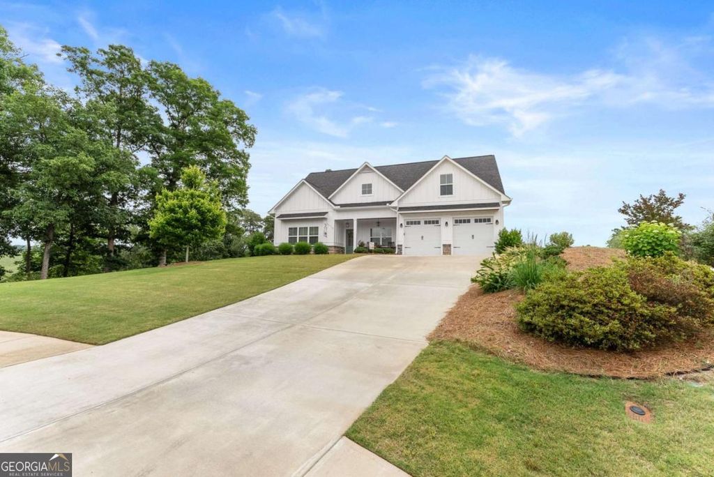 Photo of 5728 Brickhampton Court, Clermont, GA 30527 (MLS # 10771164)