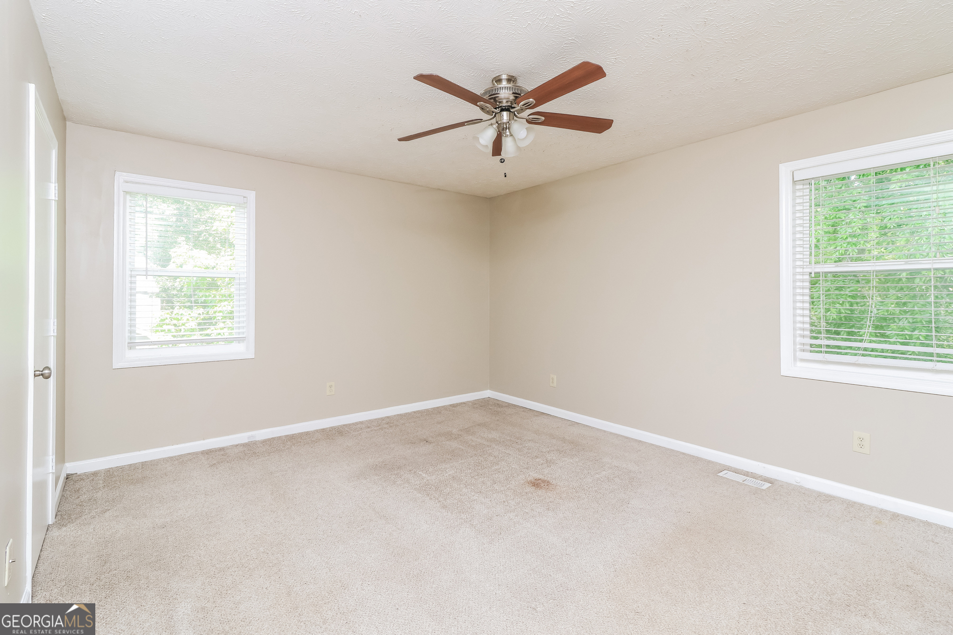 WESTWOOD MEADOWS - Residential Lease